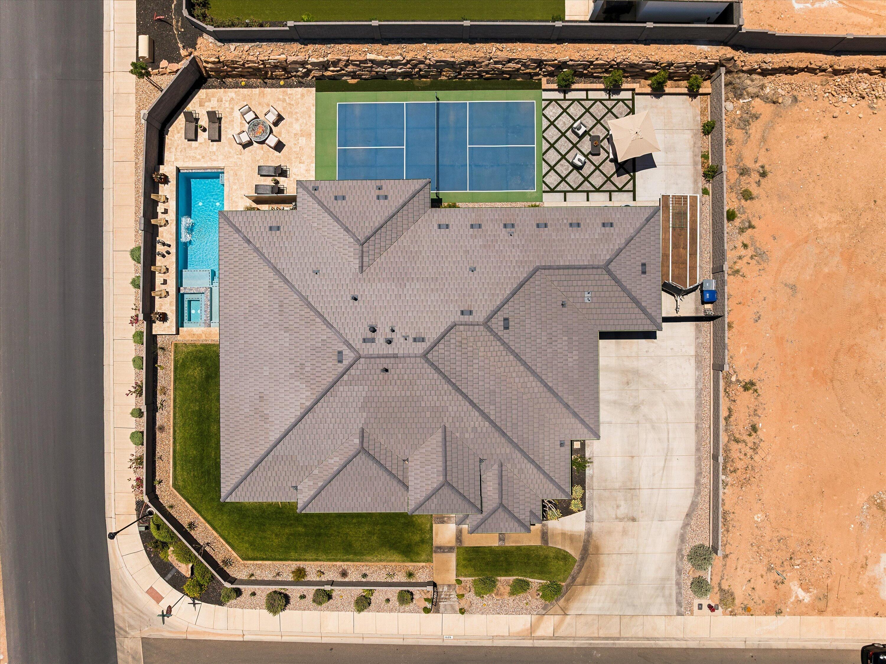 TONAQUINT COVE - Residential