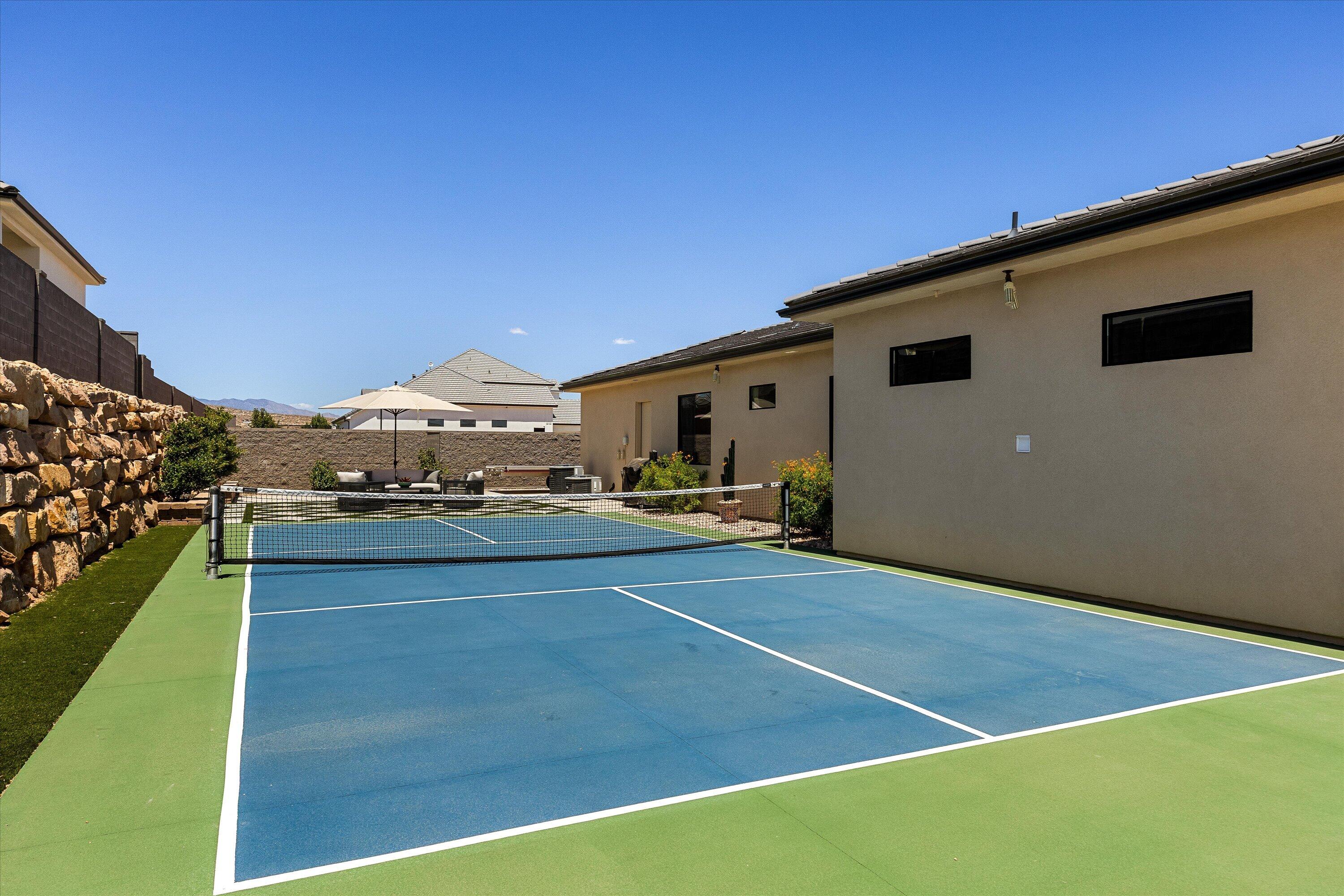 TONAQUINT COVE - Residential