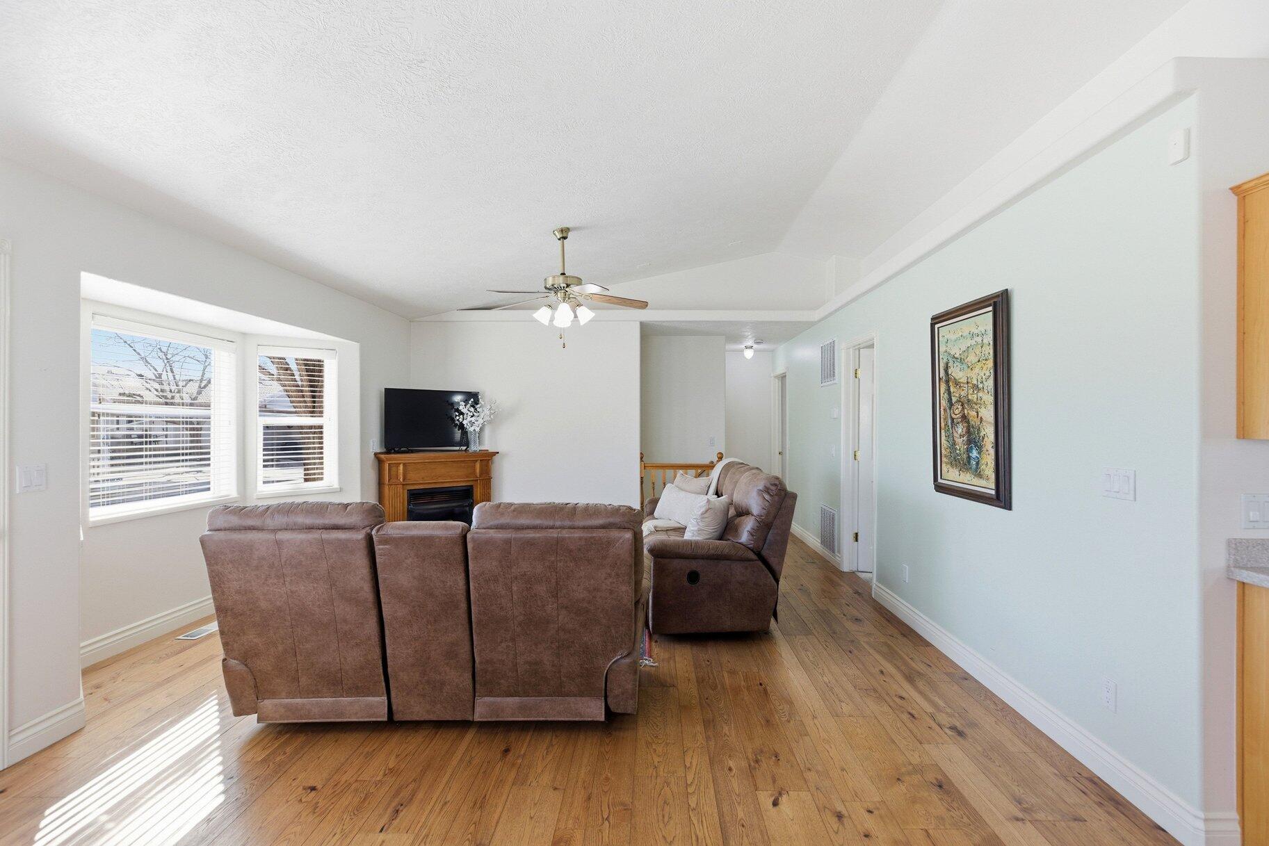KINGS ROW ESTATES - Residential