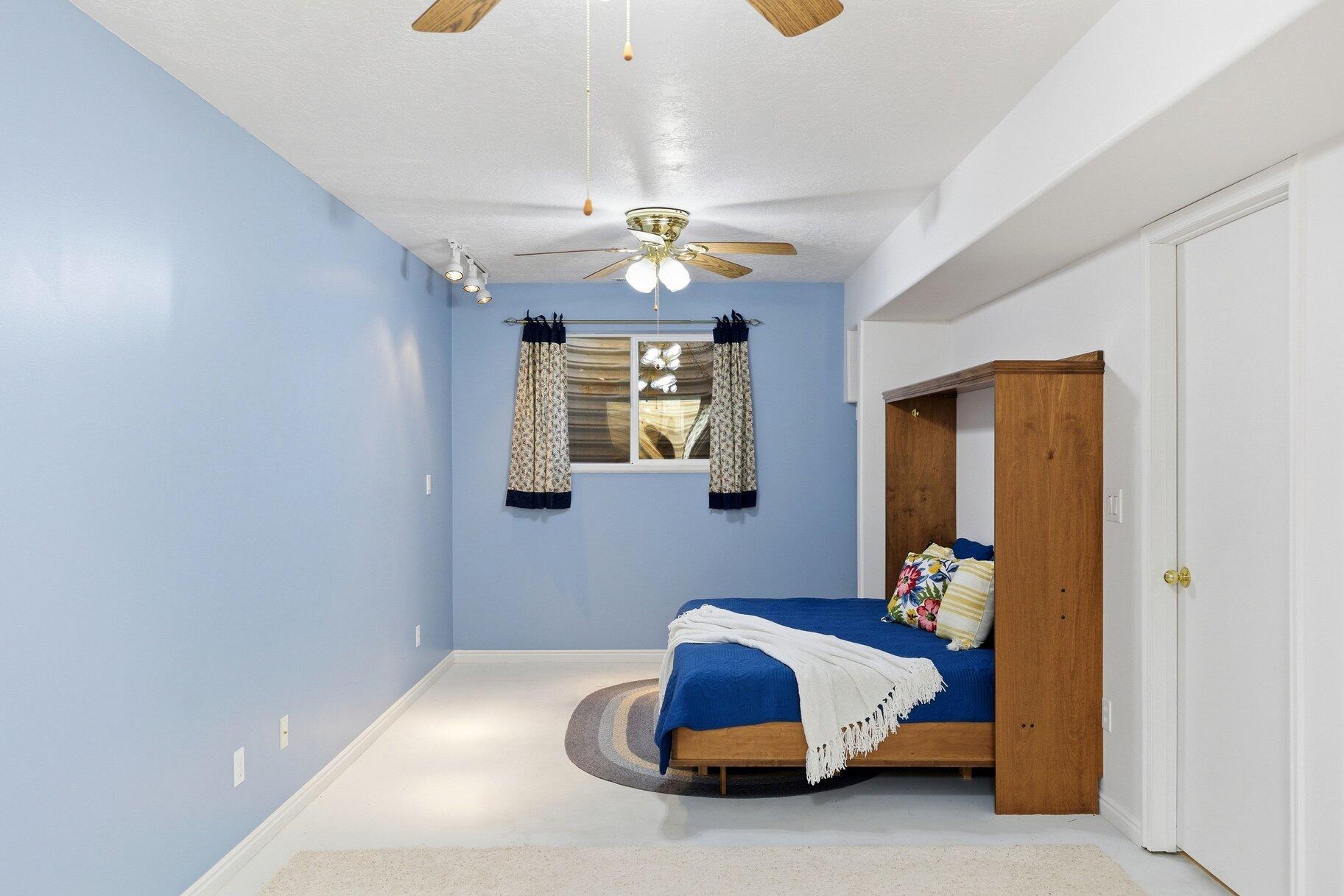KINGS ROW ESTATES - Residential