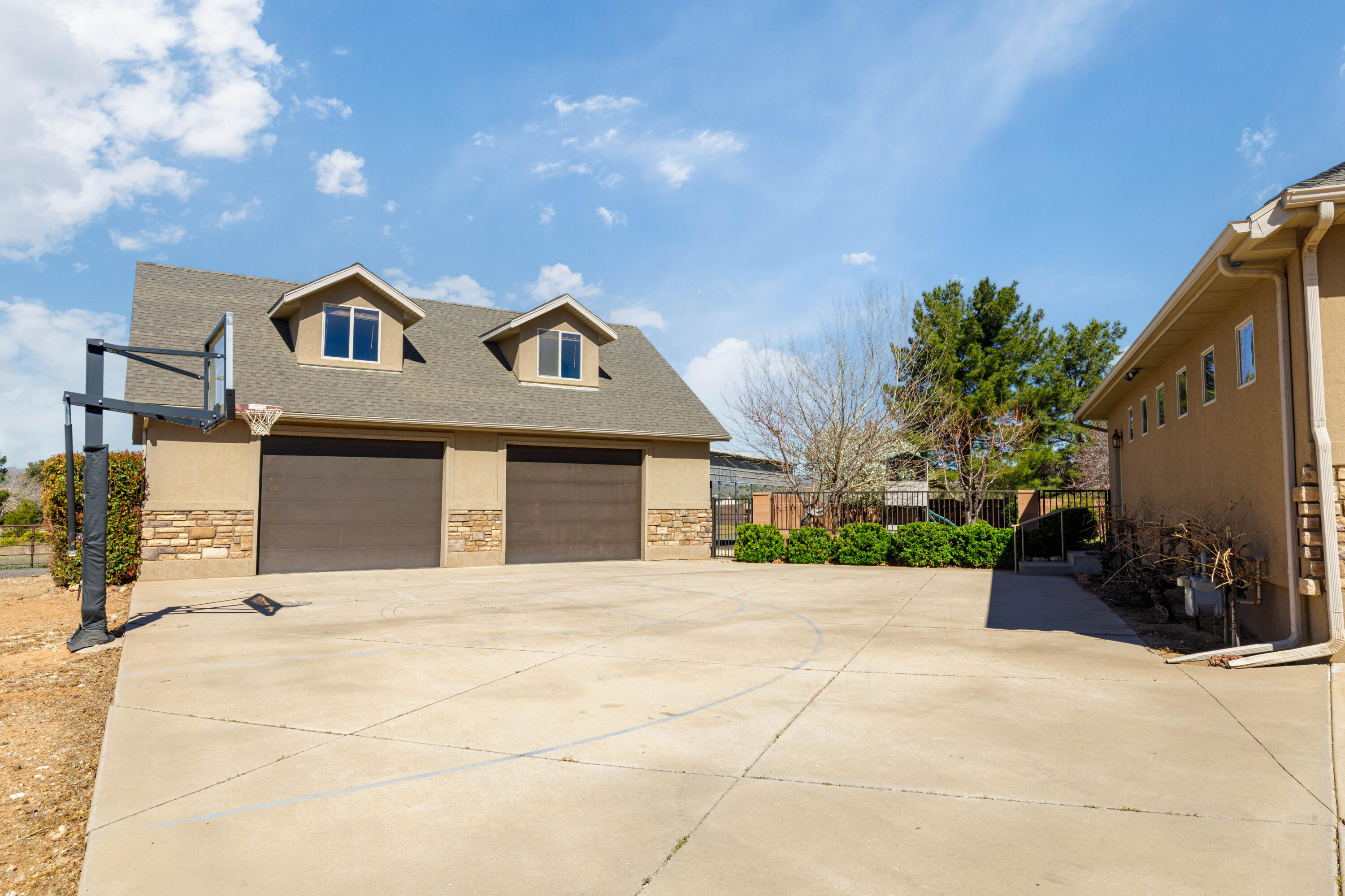 CANYON TRAILS AT DAMMERON VALLEY - Residential