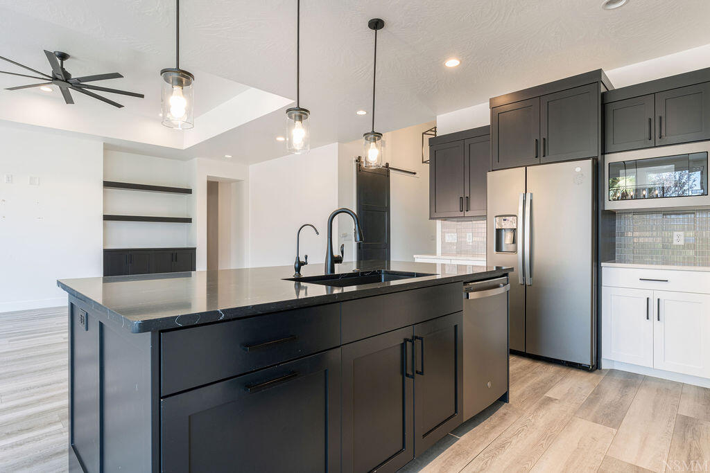 NICHOLS PEAK - Residential
