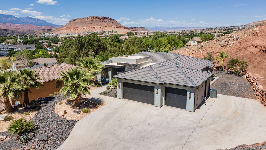 NICHOLS PEAK - Residential