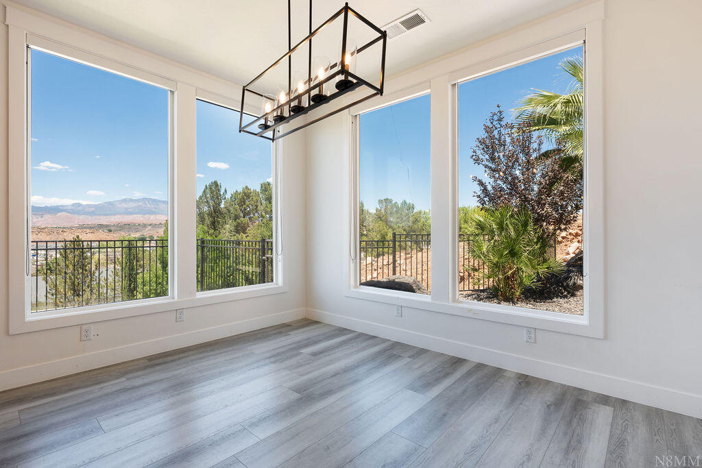 NICHOLS PEAK - Residential