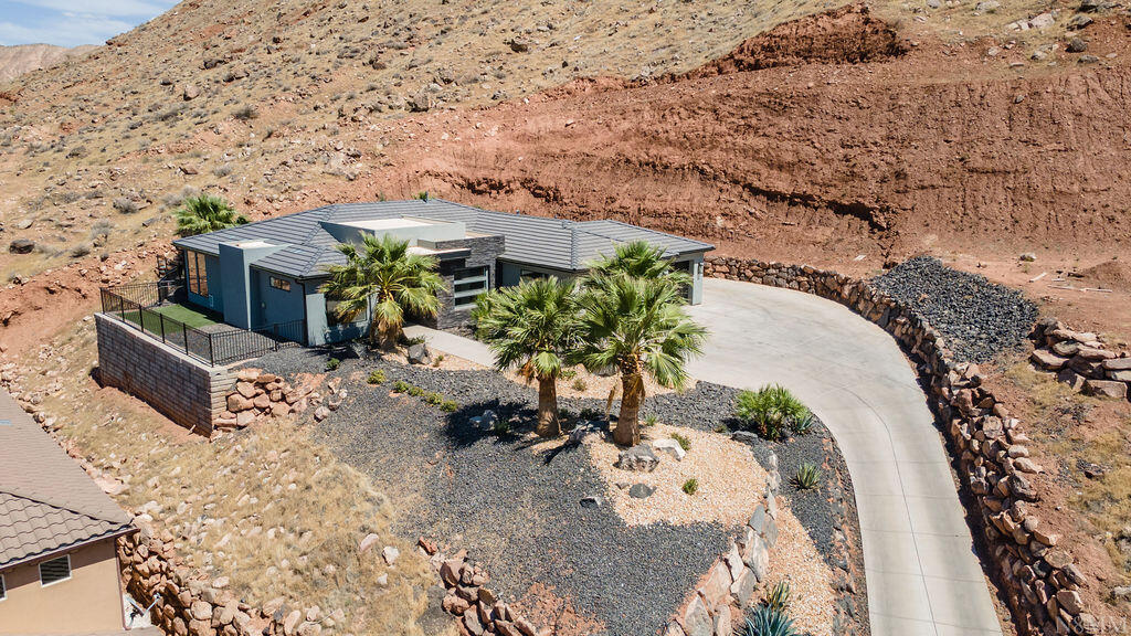 NICHOLS PEAK - Residential