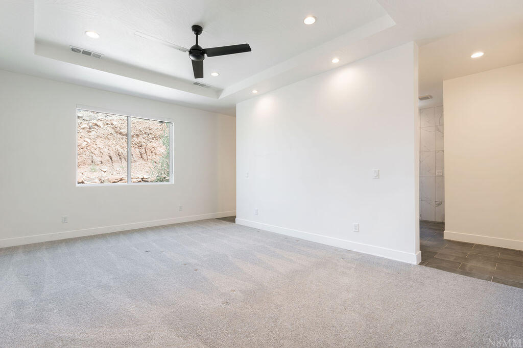 NICHOLS PEAK - Residential