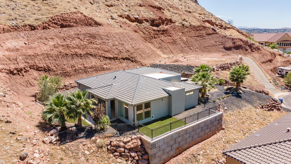 NICHOLS PEAK - Residential