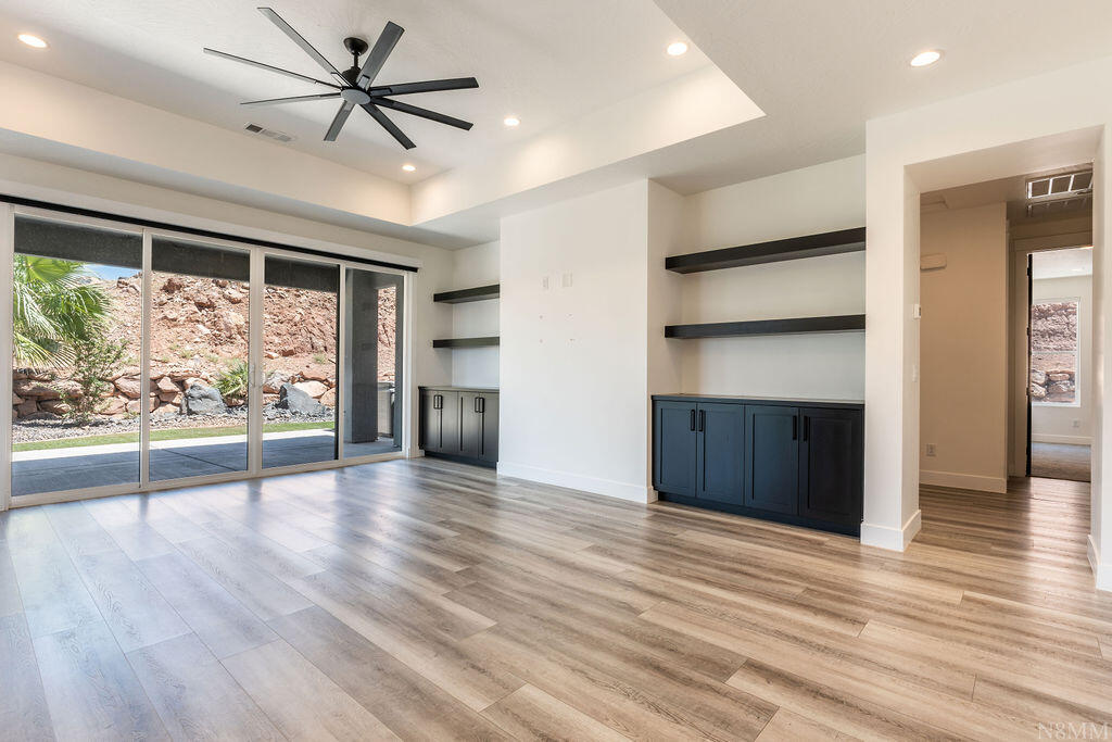 NICHOLS PEAK - Residential
