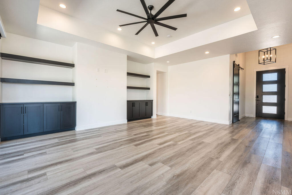 NICHOLS PEAK - Residential