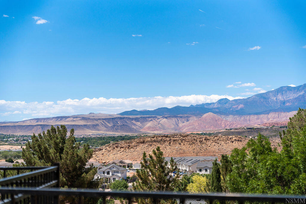 NICHOLS PEAK - Residential