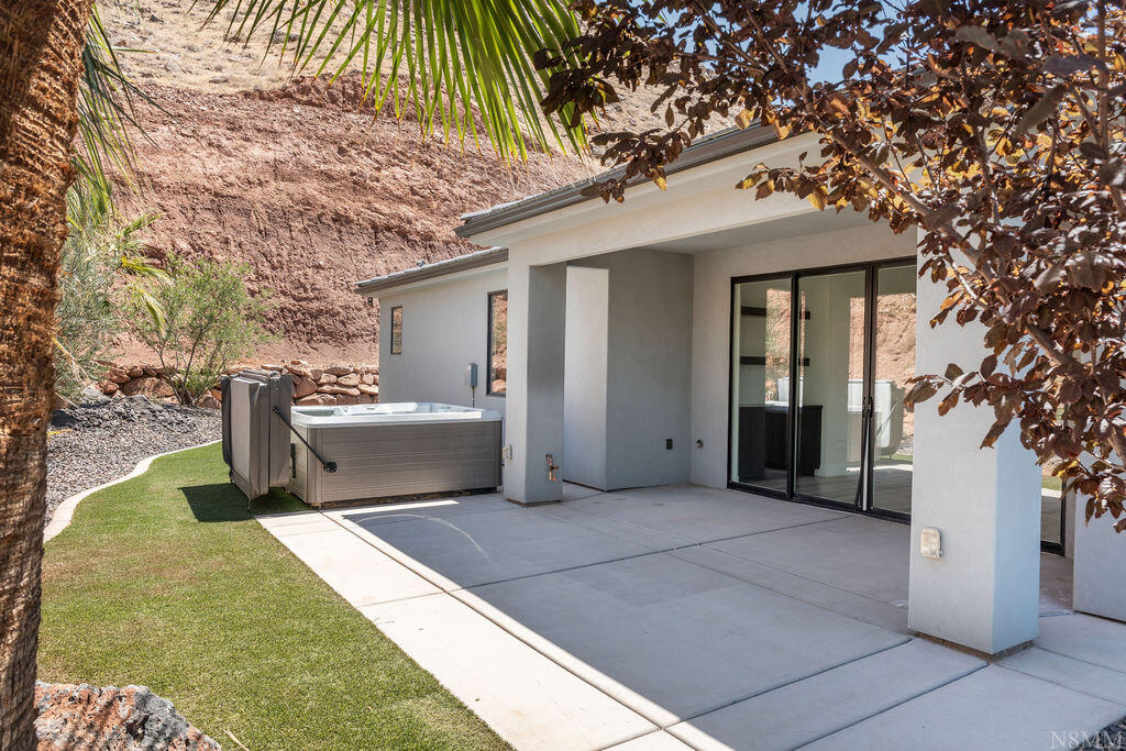 NICHOLS PEAK - Residential
