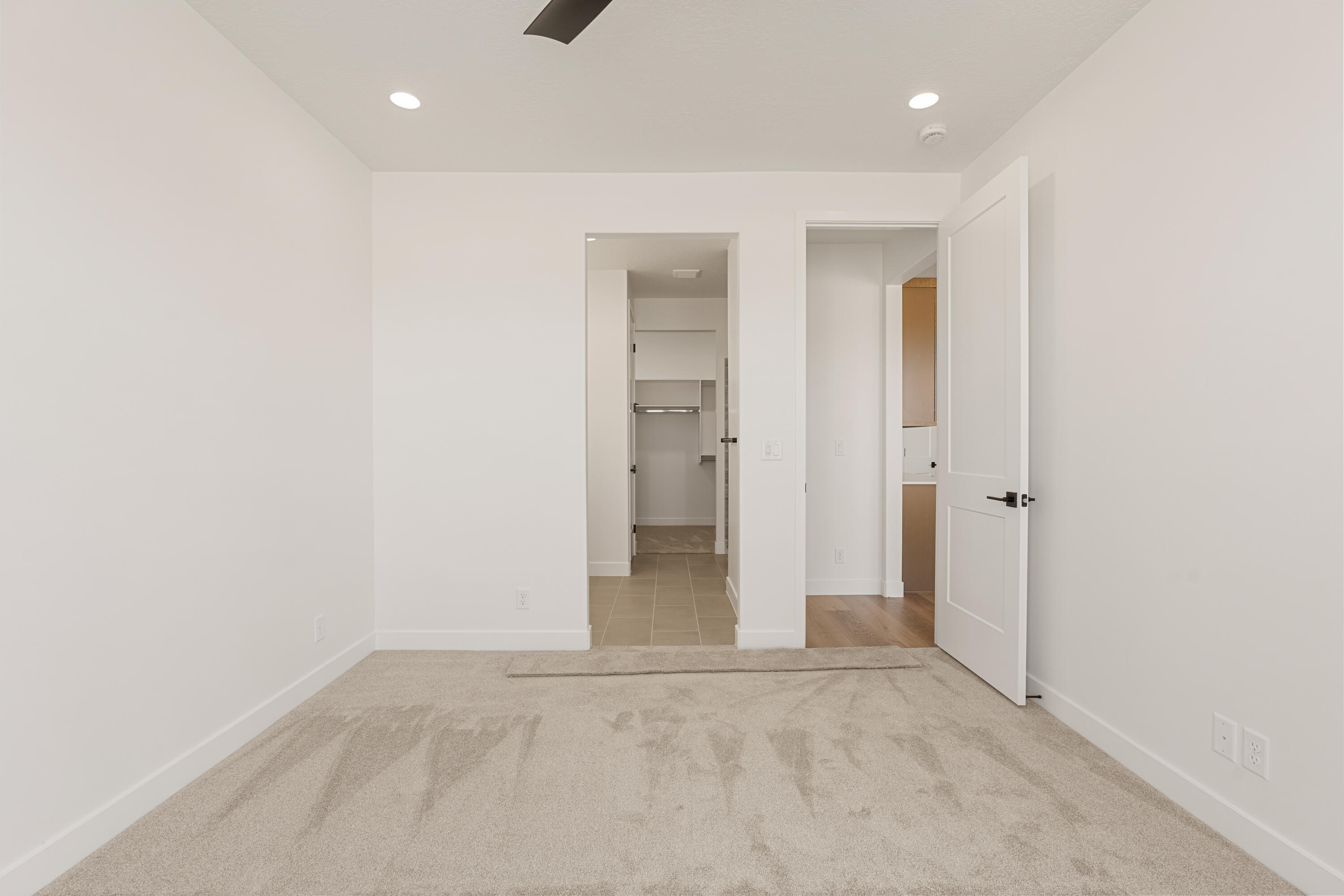 PIONEER POINTE - Residential