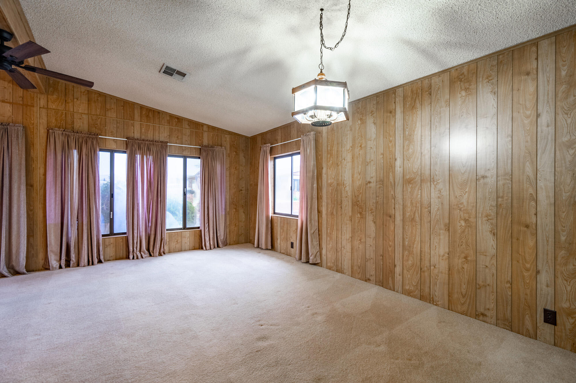 RAINBOW RIDGE MOBILE HOME PARK - Residential