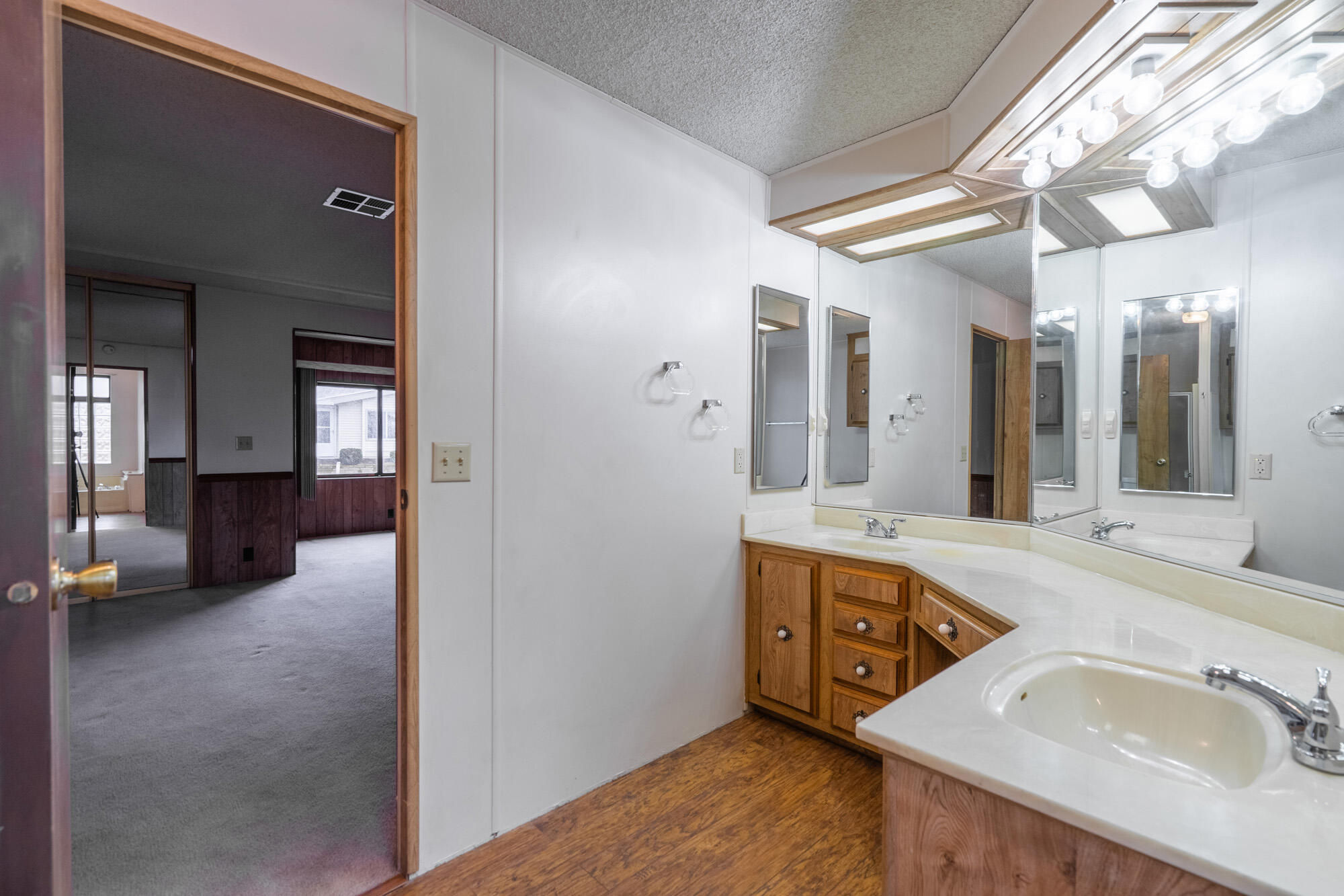 RAINBOW RIDGE MOBILE HOME PARK - Residential