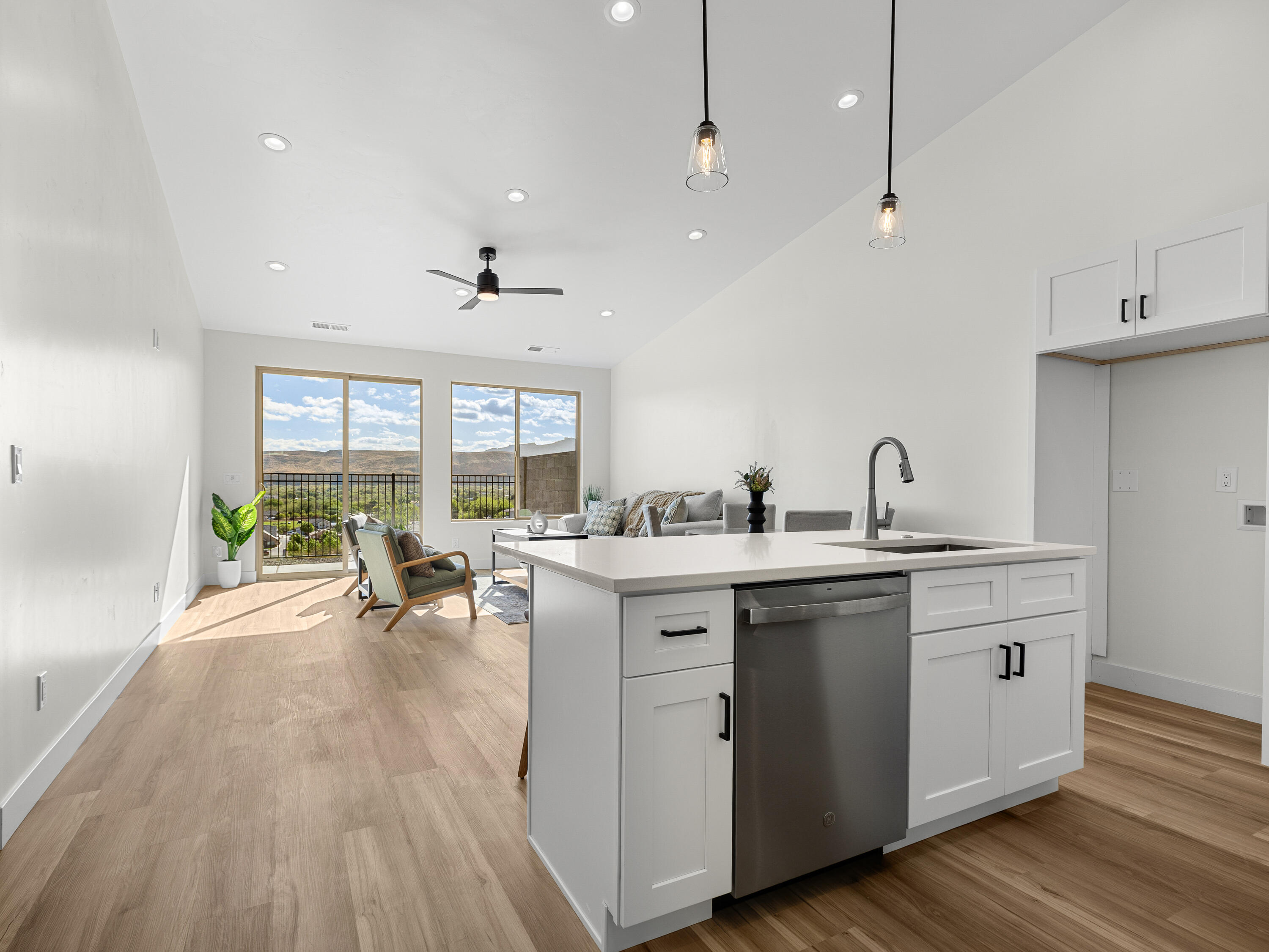 HURRICANE VIEWS - Residential