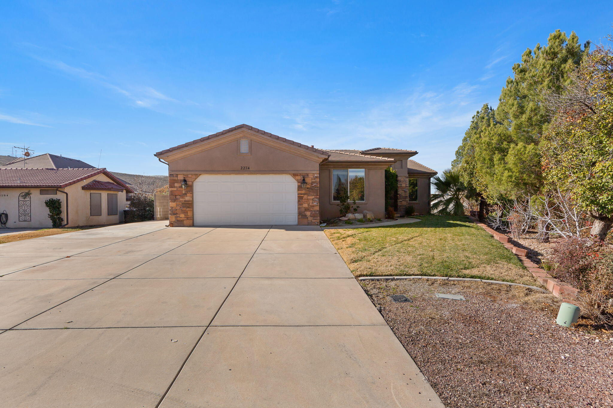BLOOMINGTON HILLS - Residential