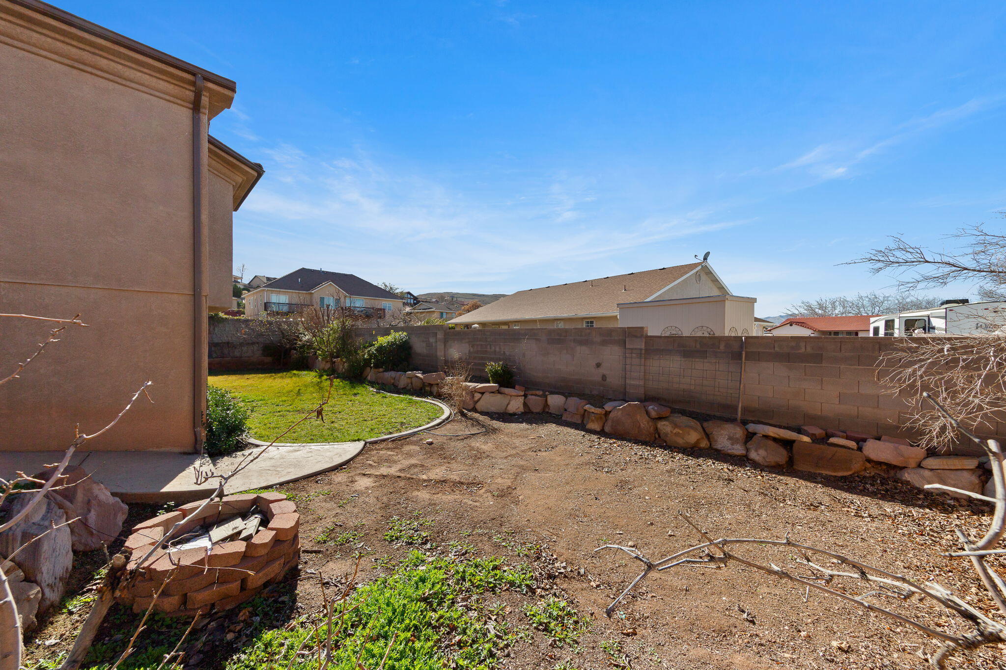 BLOOMINGTON HILLS - Residential