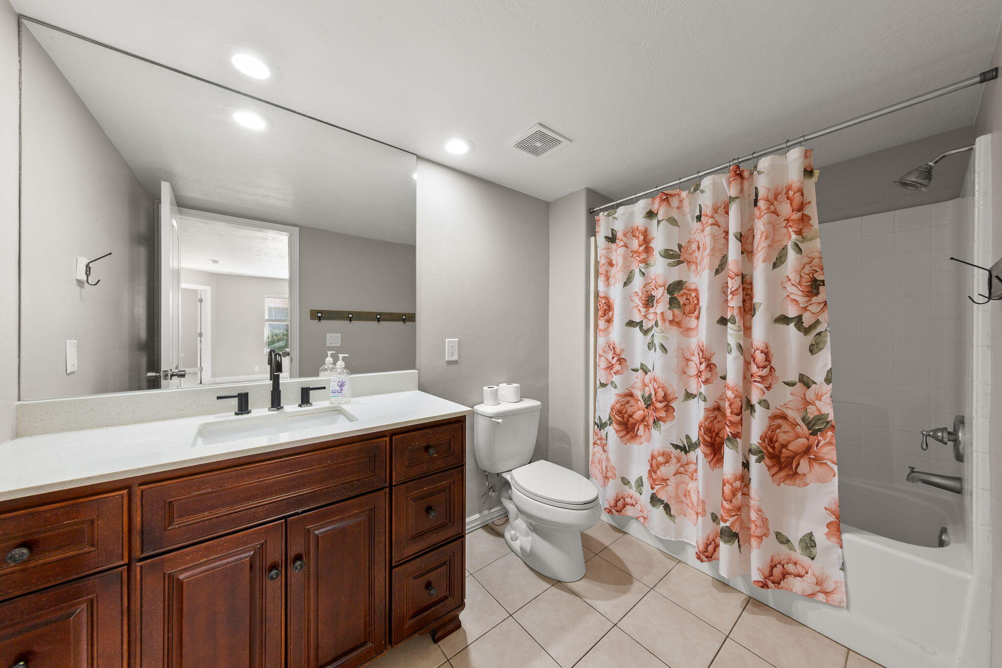 BLOOMINGTON HILLS - Residential