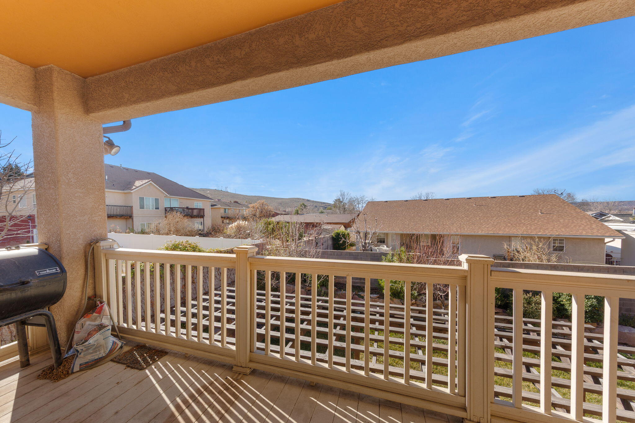 BLOOMINGTON HILLS - Residential