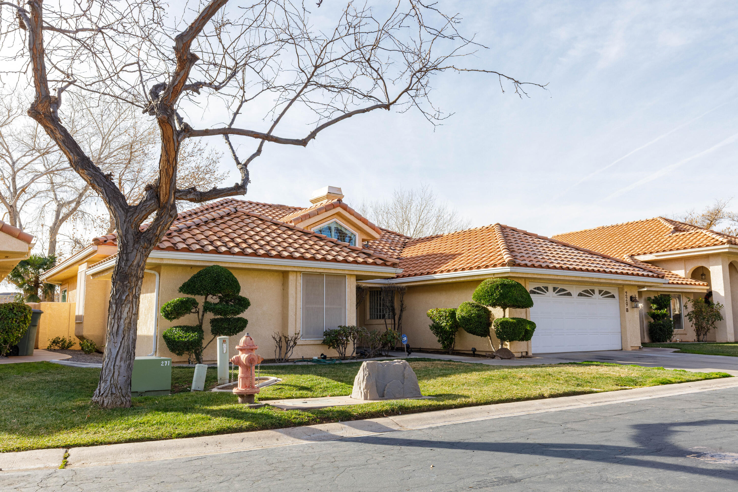 RIVERWOOD TOWNHOMES - Residential