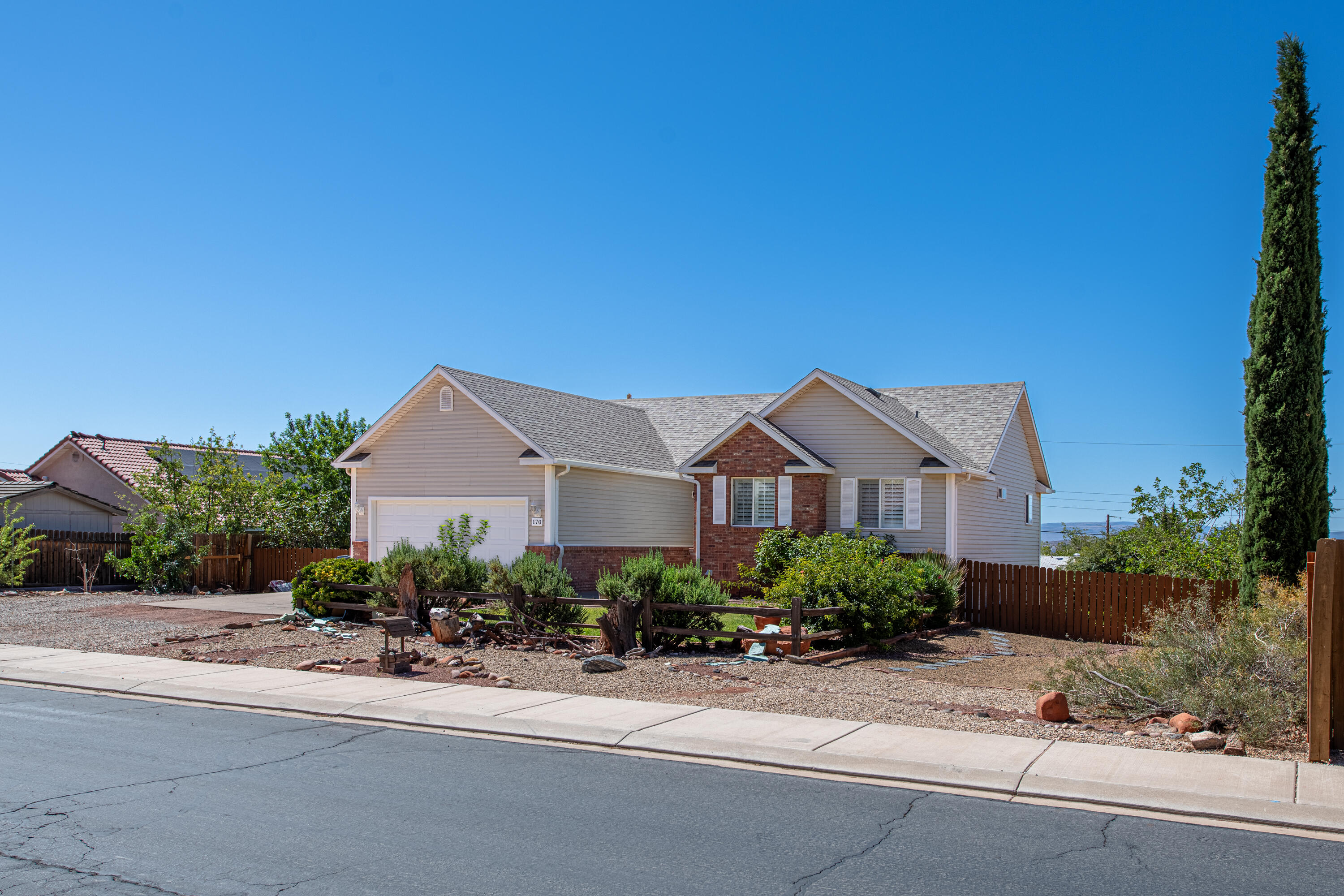 CIRCLE CLIFF - Residential