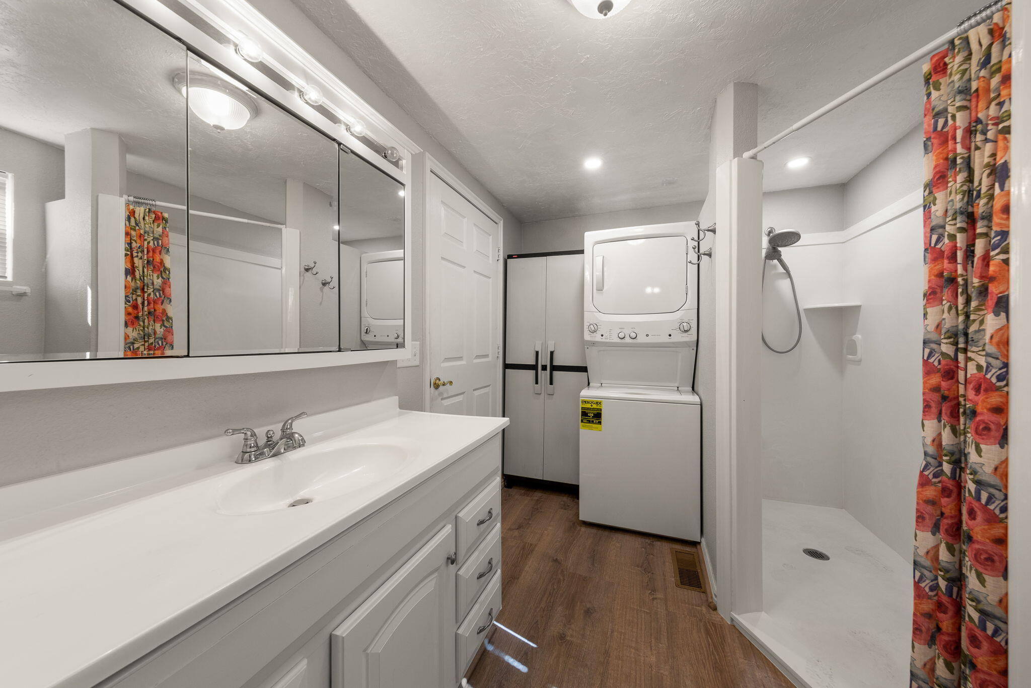CANYON BREEZE RV RESORT - Residential