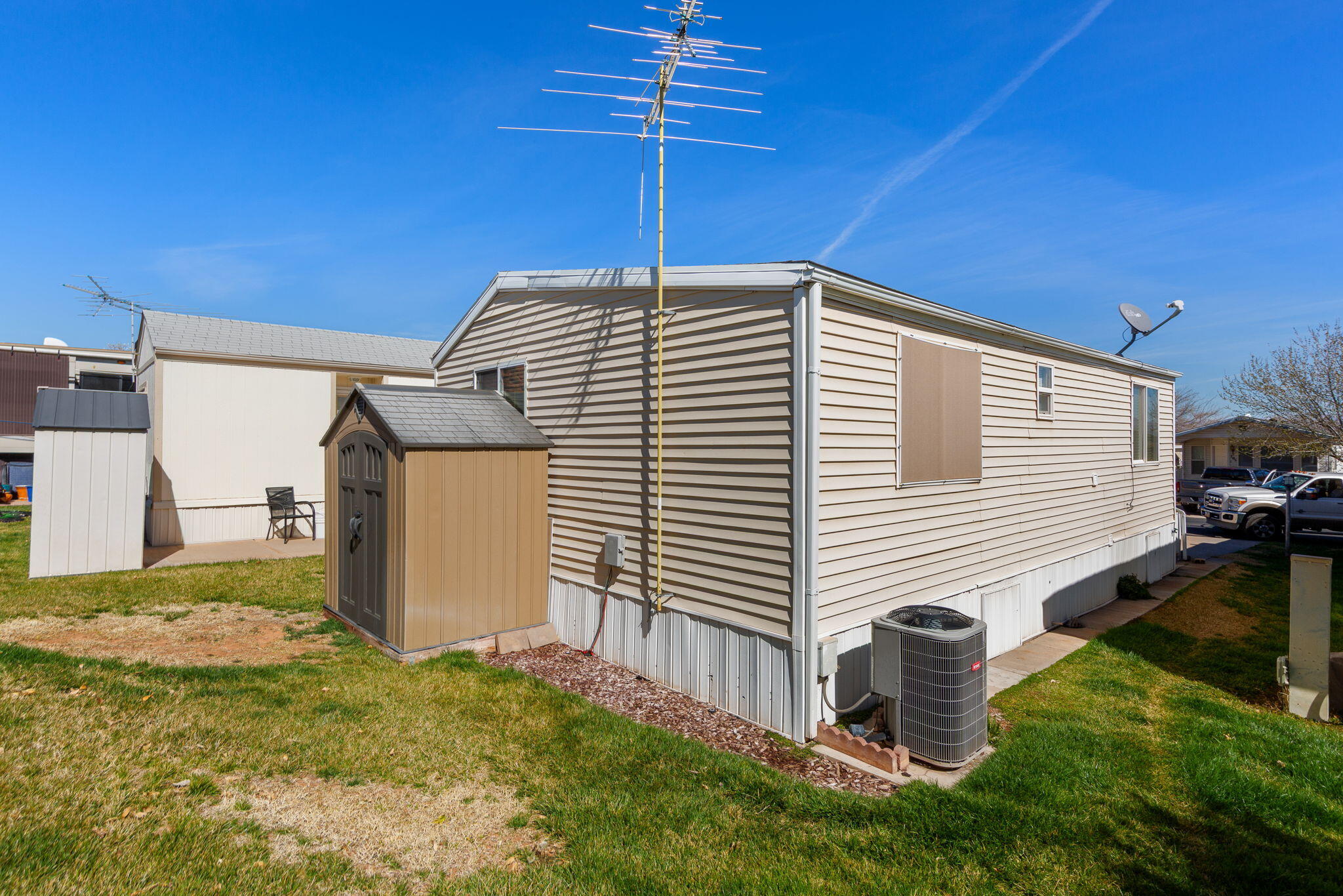 CANYON BREEZE RV RESORT - Residential