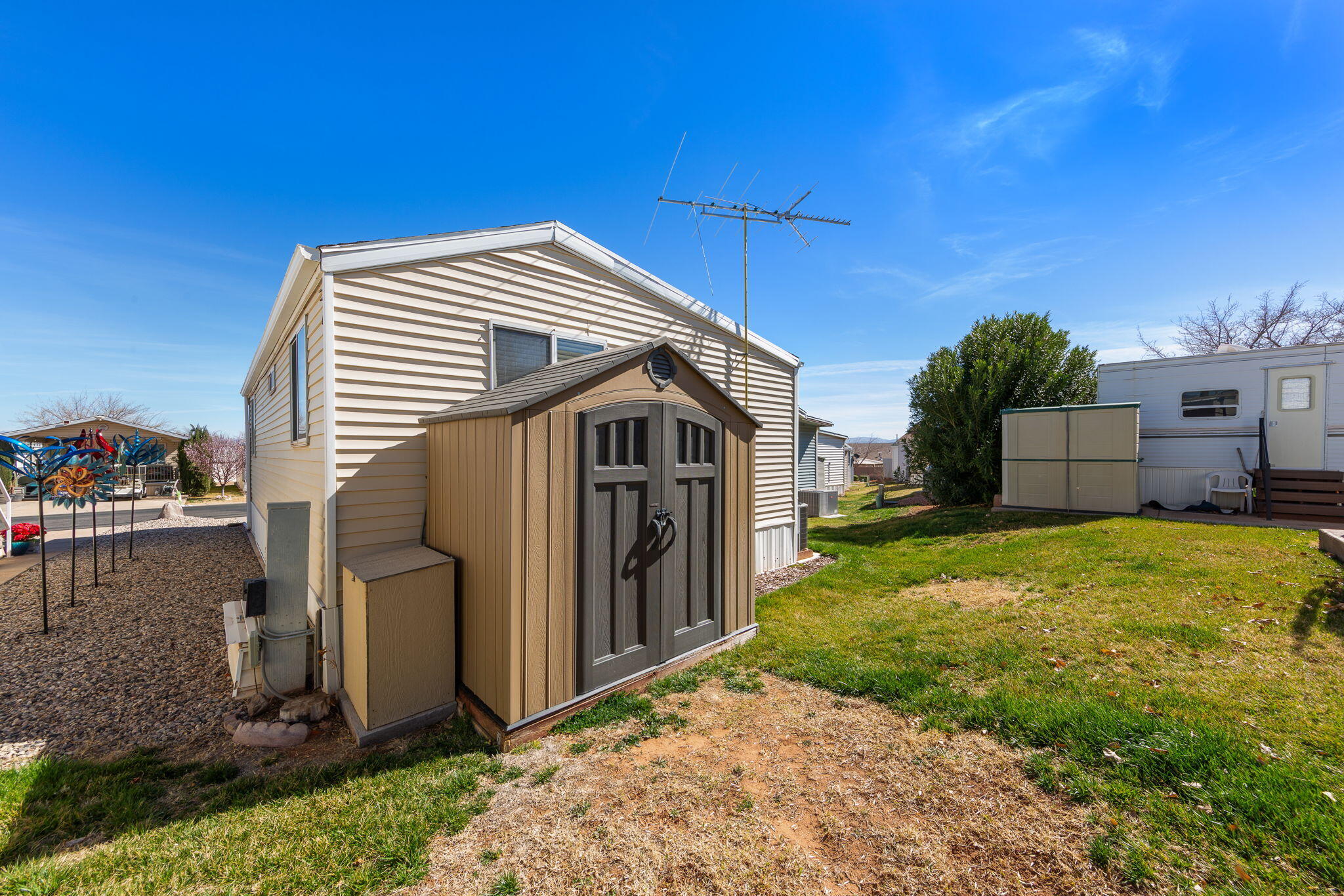 CANYON BREEZE RV RESORT - Residential