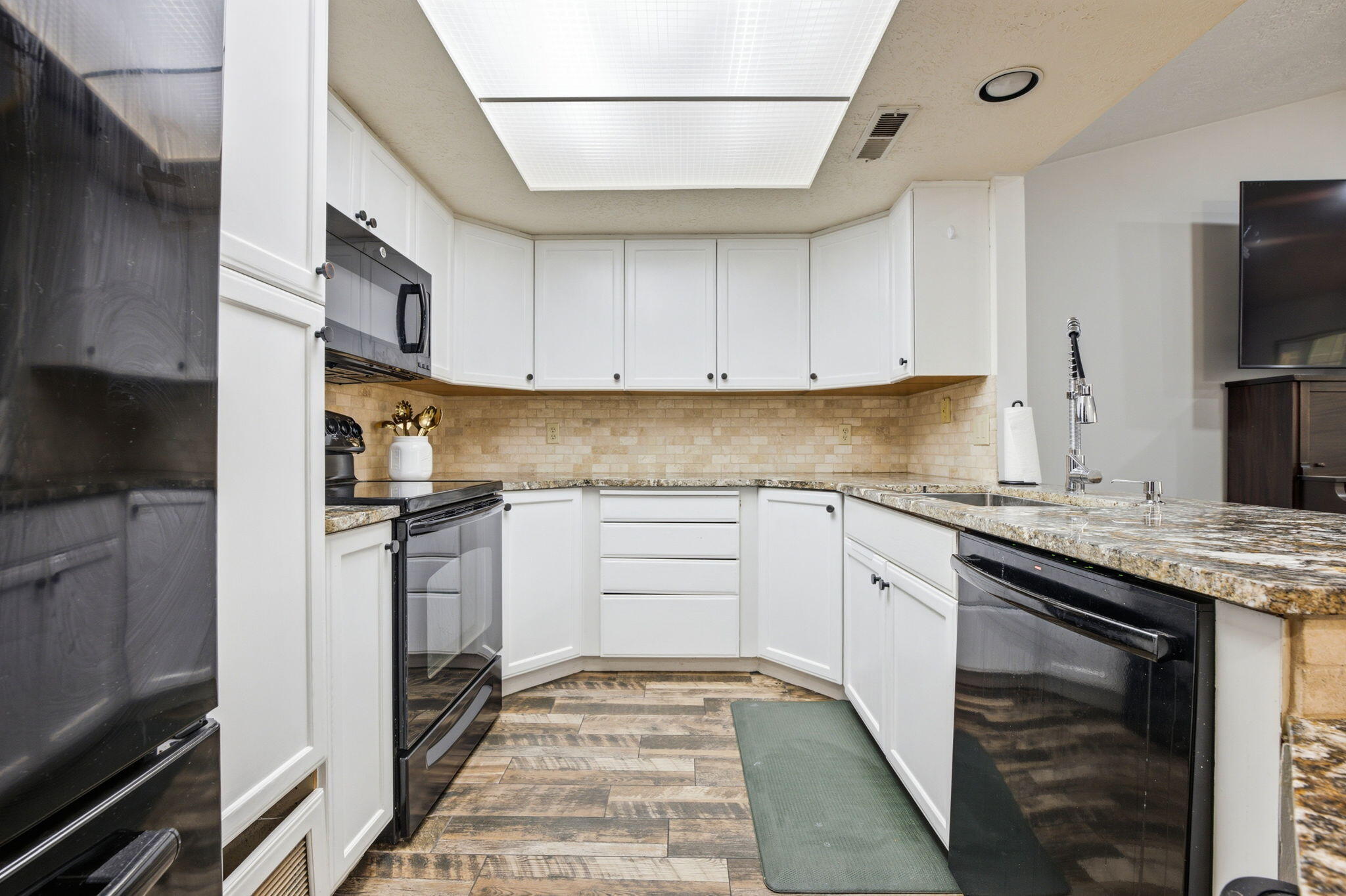 RED CANYON TOWNHOMES - Residential