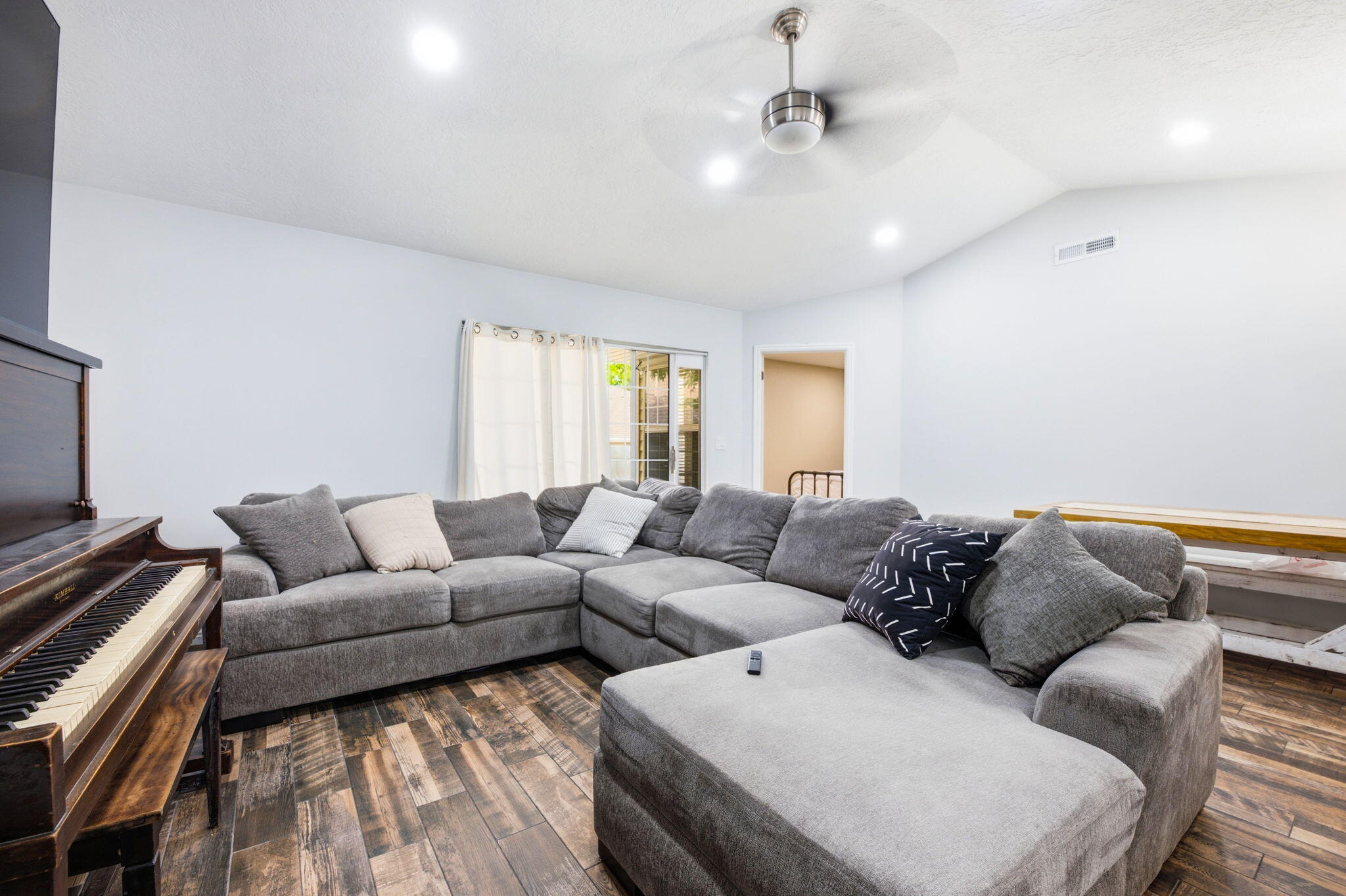 RED CANYON TOWNHOMES - Residential
