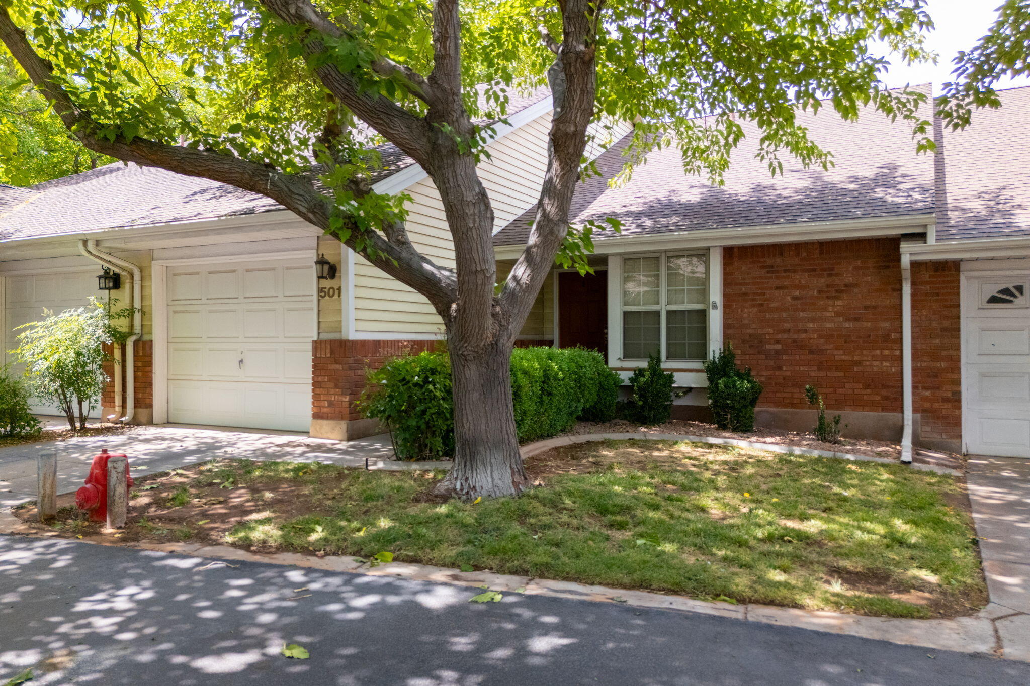 RED CANYON TOWNHOMES - Residential