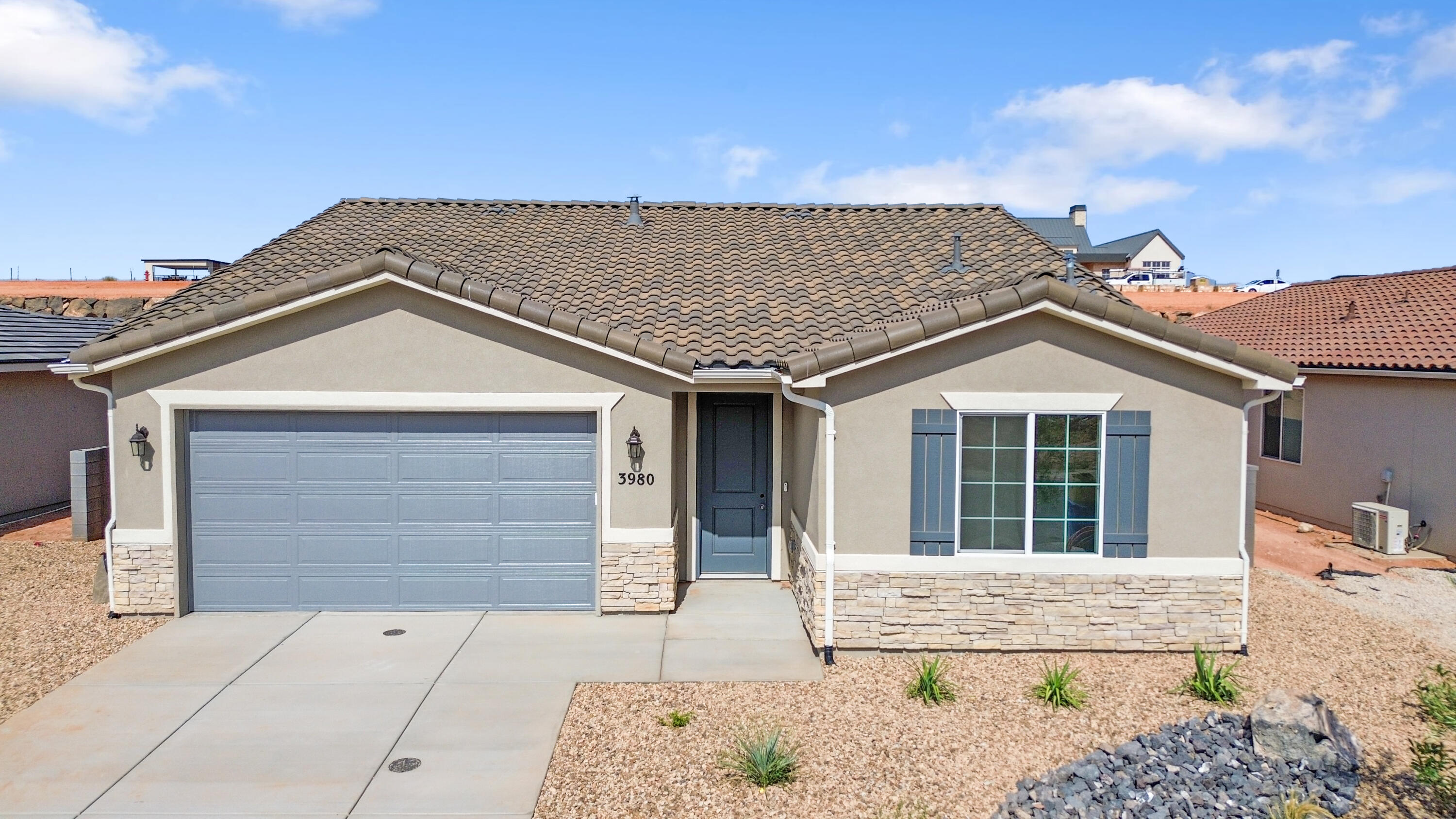 NEW Construction!
Find your dream home at Cordero! Nestled between Copper Rock and Southern Shores, this exciting Hurricane community offers impressive desert and mountain scenery, with ample outdoor recreation opportunities at nearby golf courses and Sand Hollow State Park. Right off Southern Parkway, residents will enjoy easy access to the shopping, dining, entertainment and employers. The neighborhood showcases an inspired array of designer-curated homes, each boasting a flexible layout and the in-demand features today's homebuyers are seeking. The home includes a fireplace and covered patio. Buyer to verify all information.