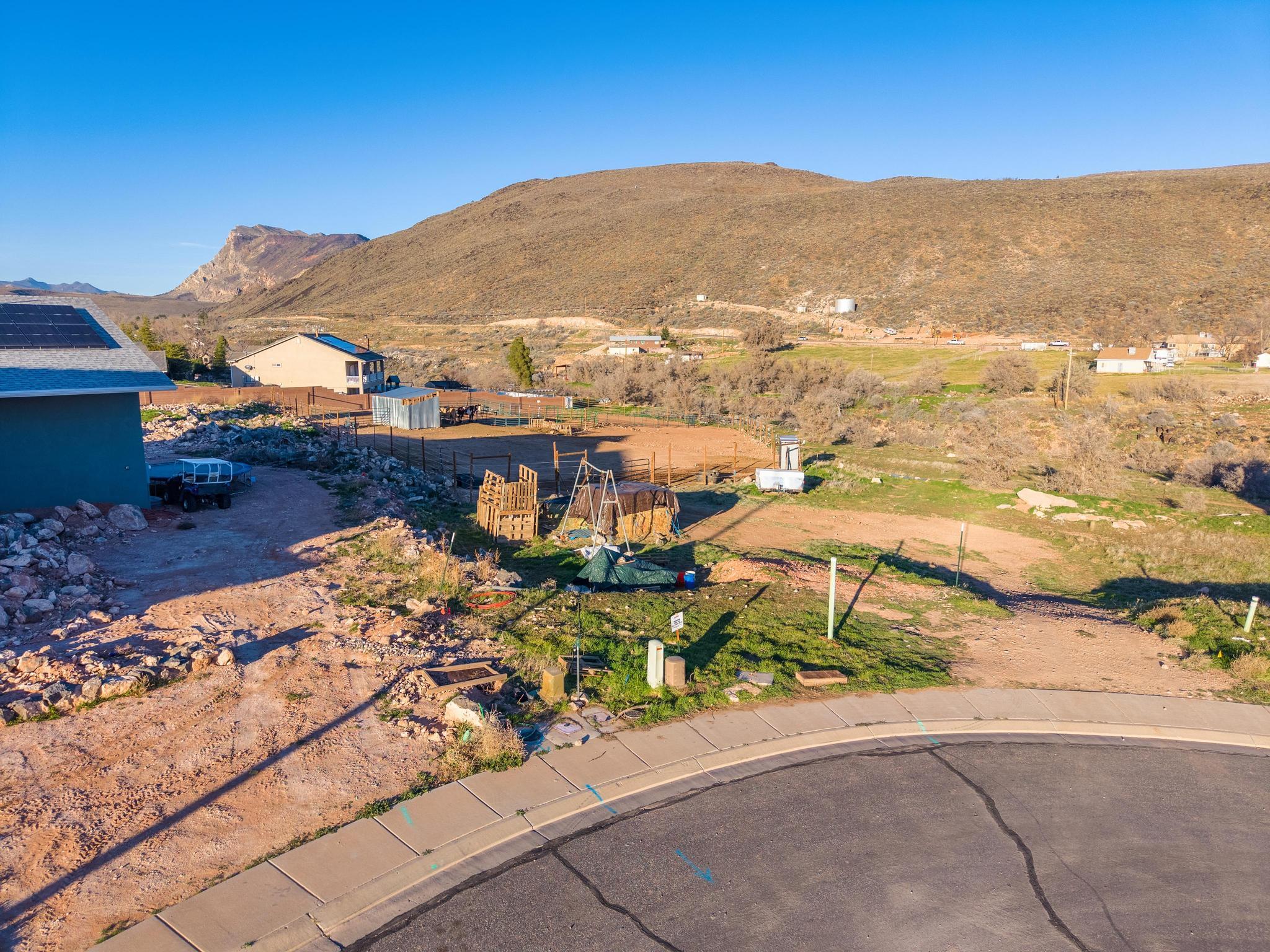 ALMOND HEIGHTS PARK - Land