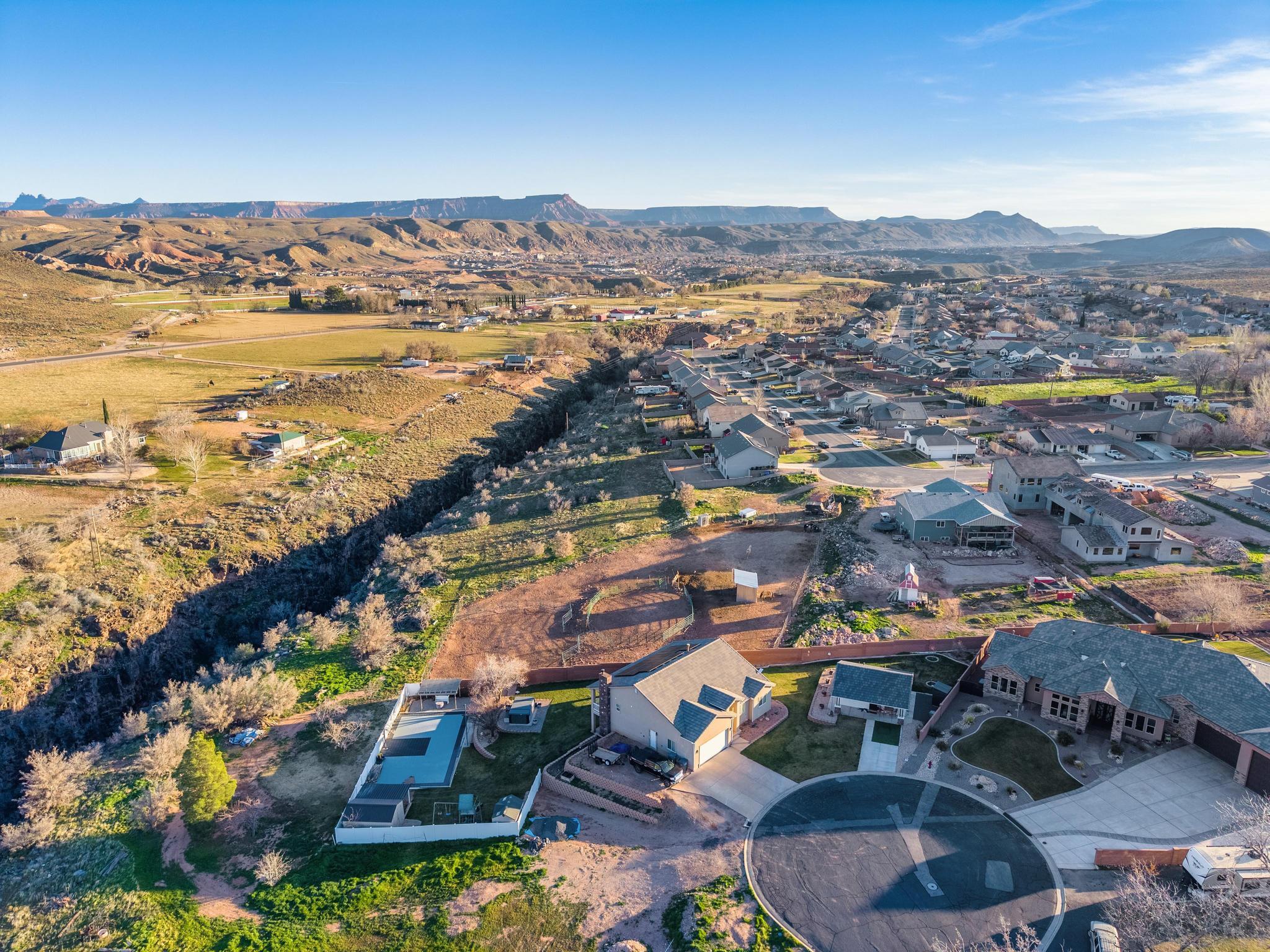ALMOND HEIGHTS PARK - Land