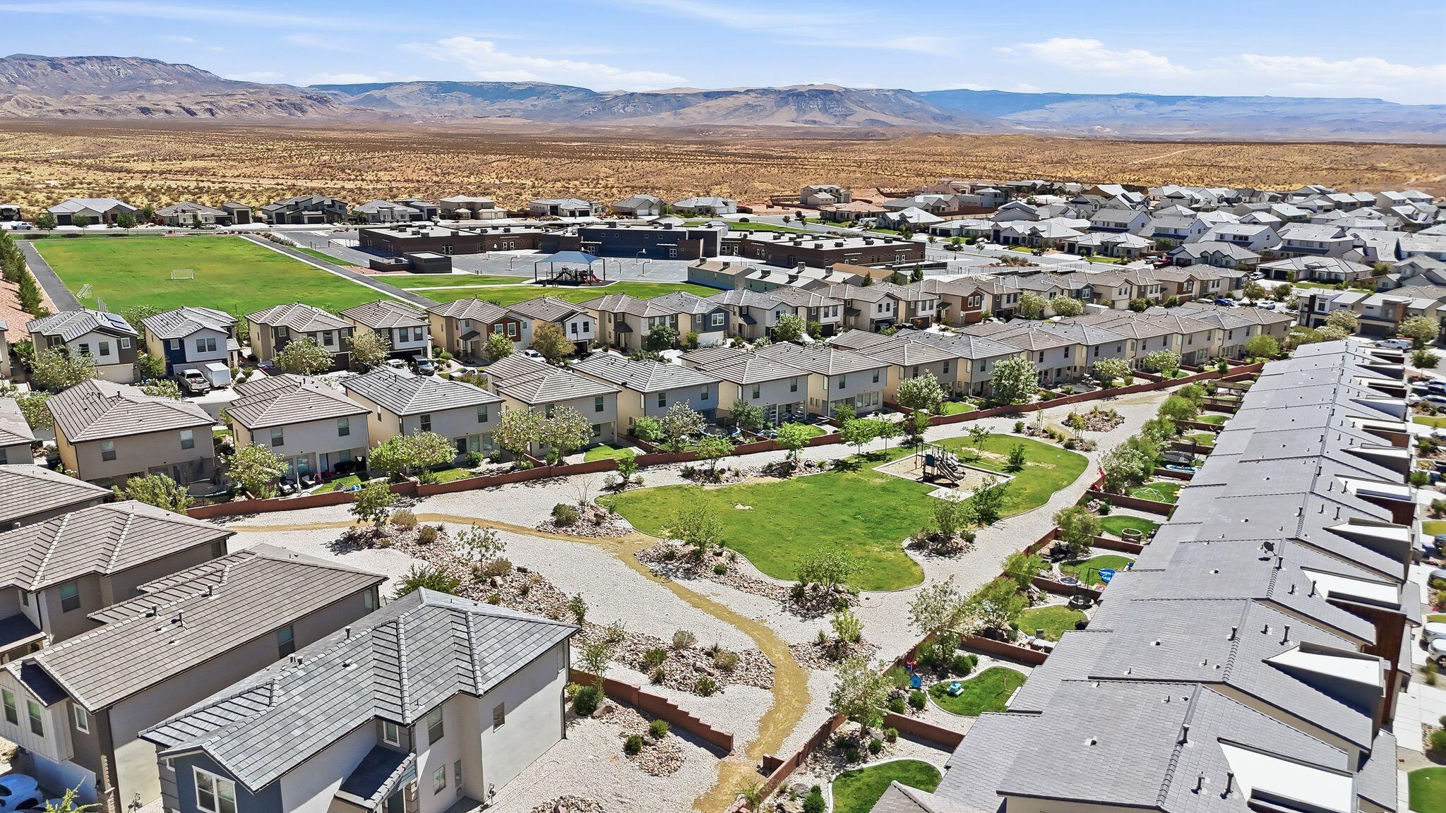 DESERT HOLLOW - Residential