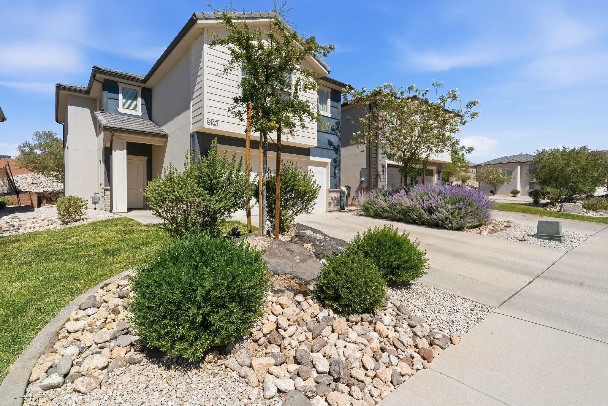 DESERT HOLLOW - Residential