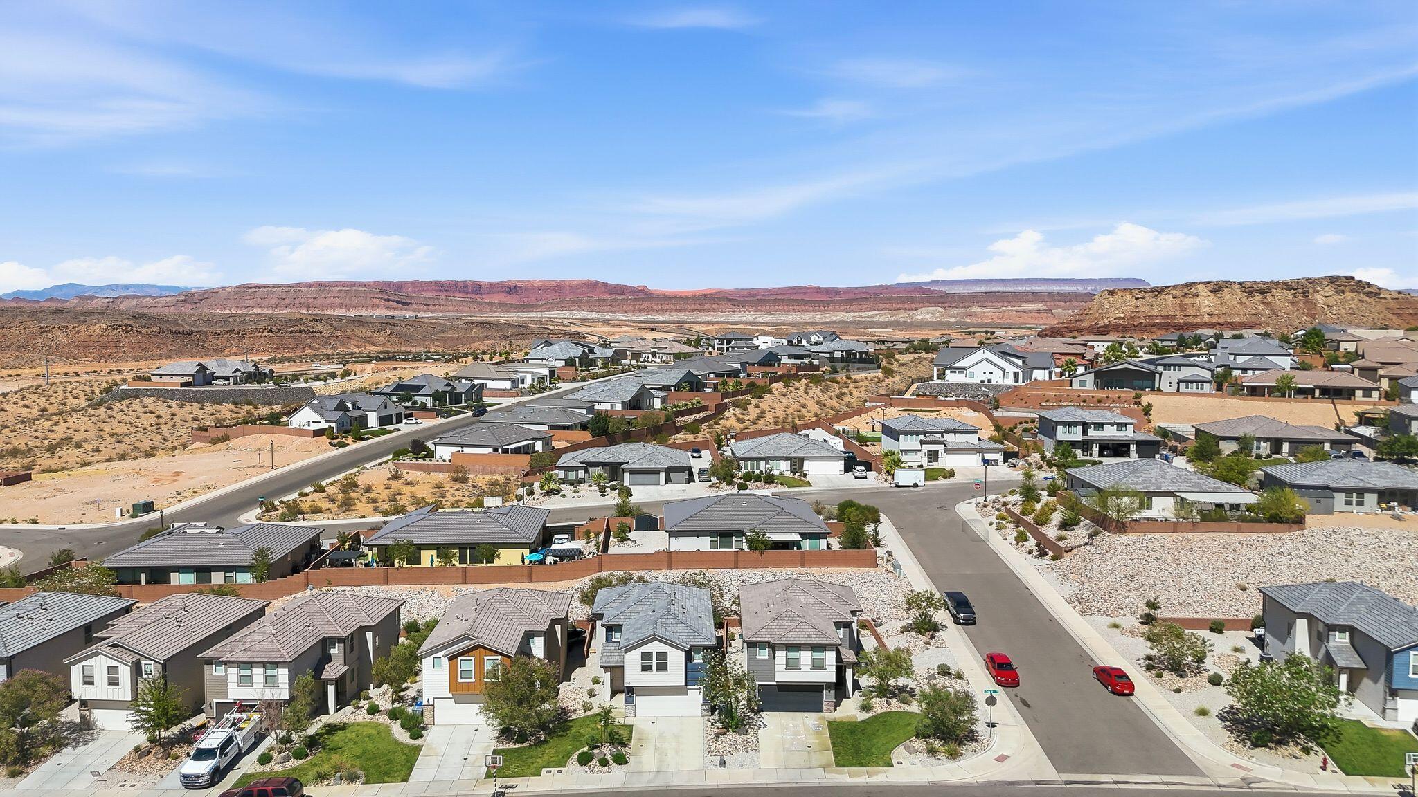 DESERT HOLLOW - Residential