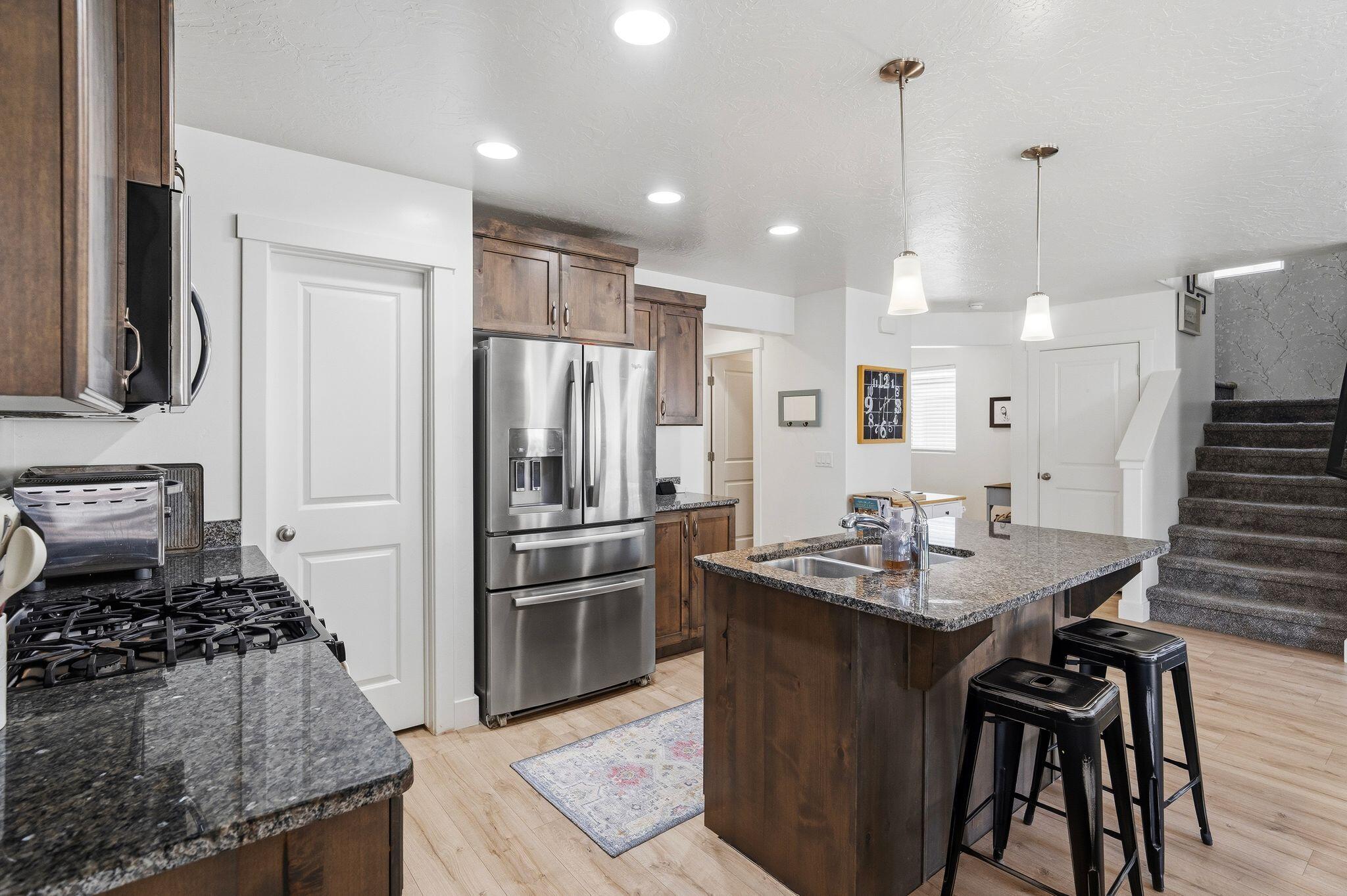 DESERT HOLLOW - Residential