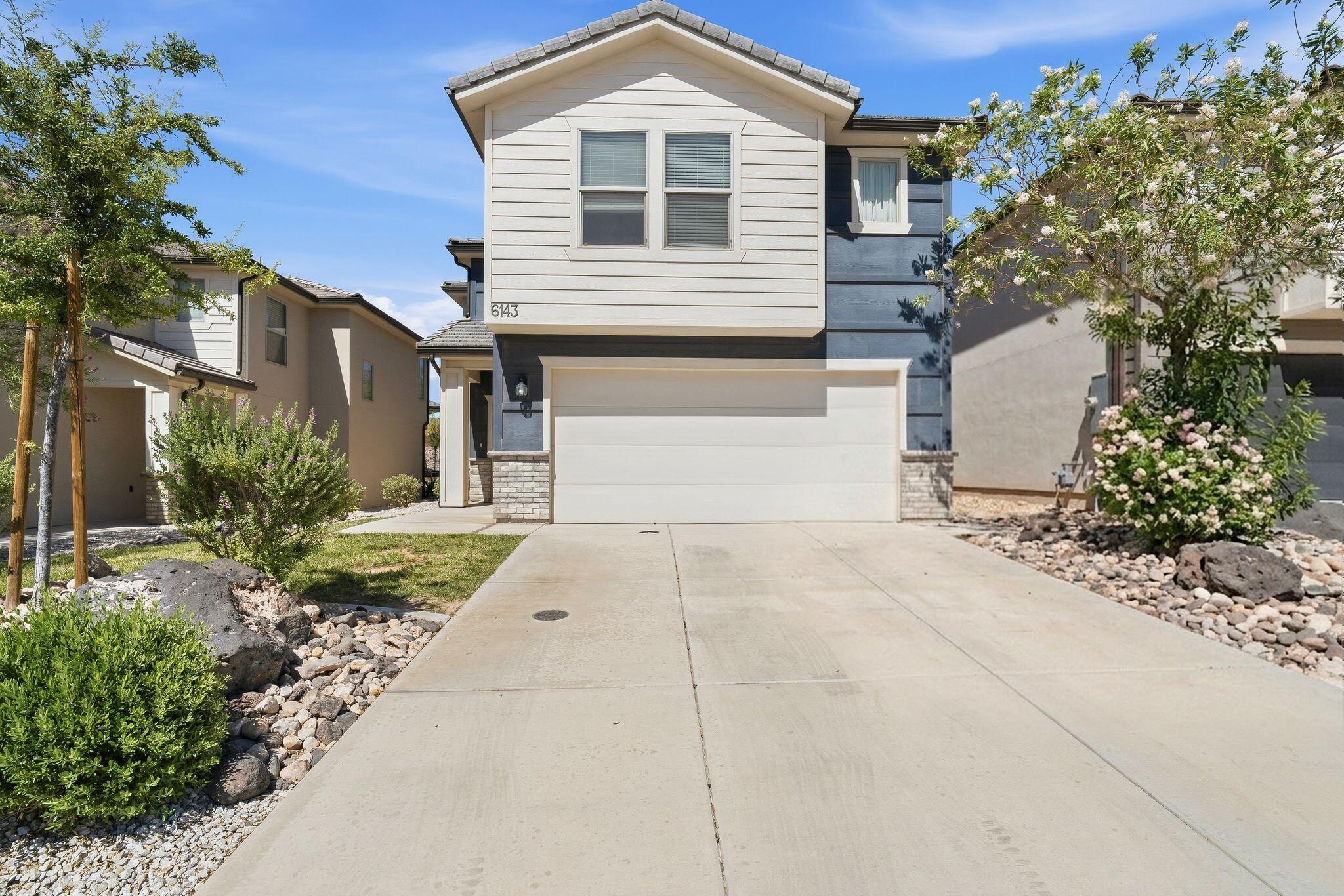 DESERT HOLLOW - Residential