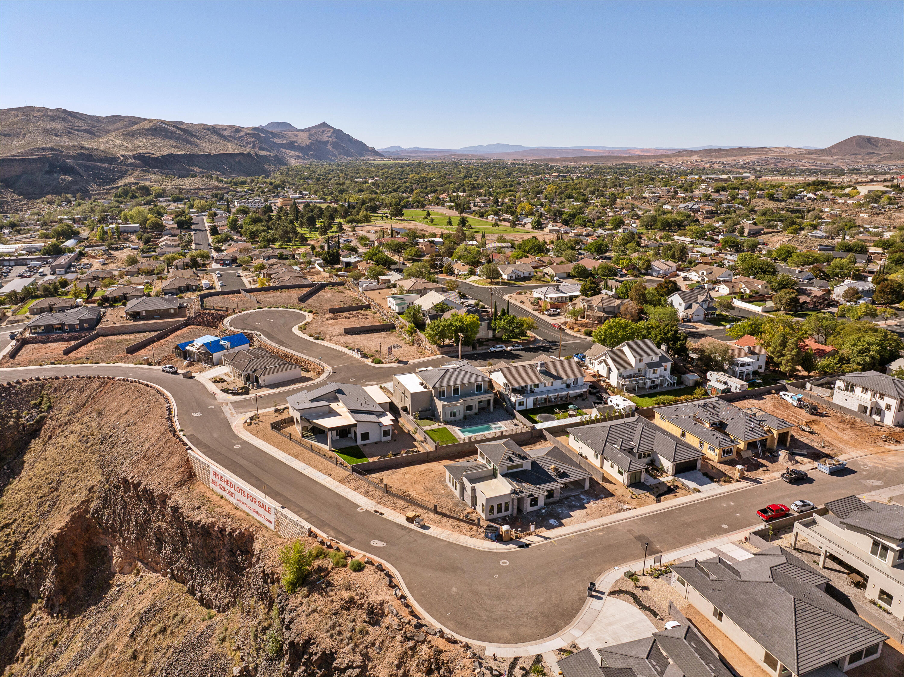 FALCON RIDGE - Residential