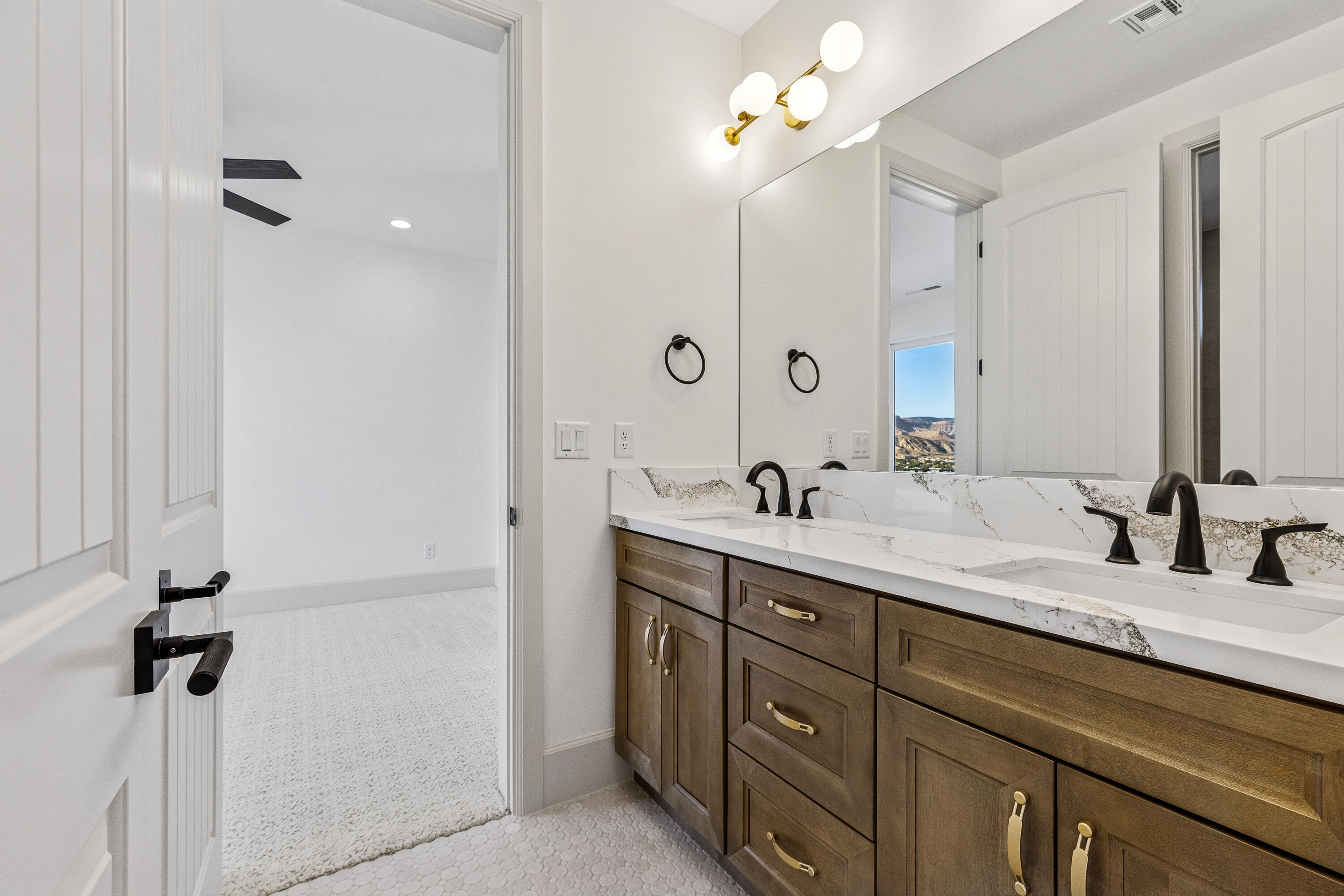 FALCON RIDGE - Residential