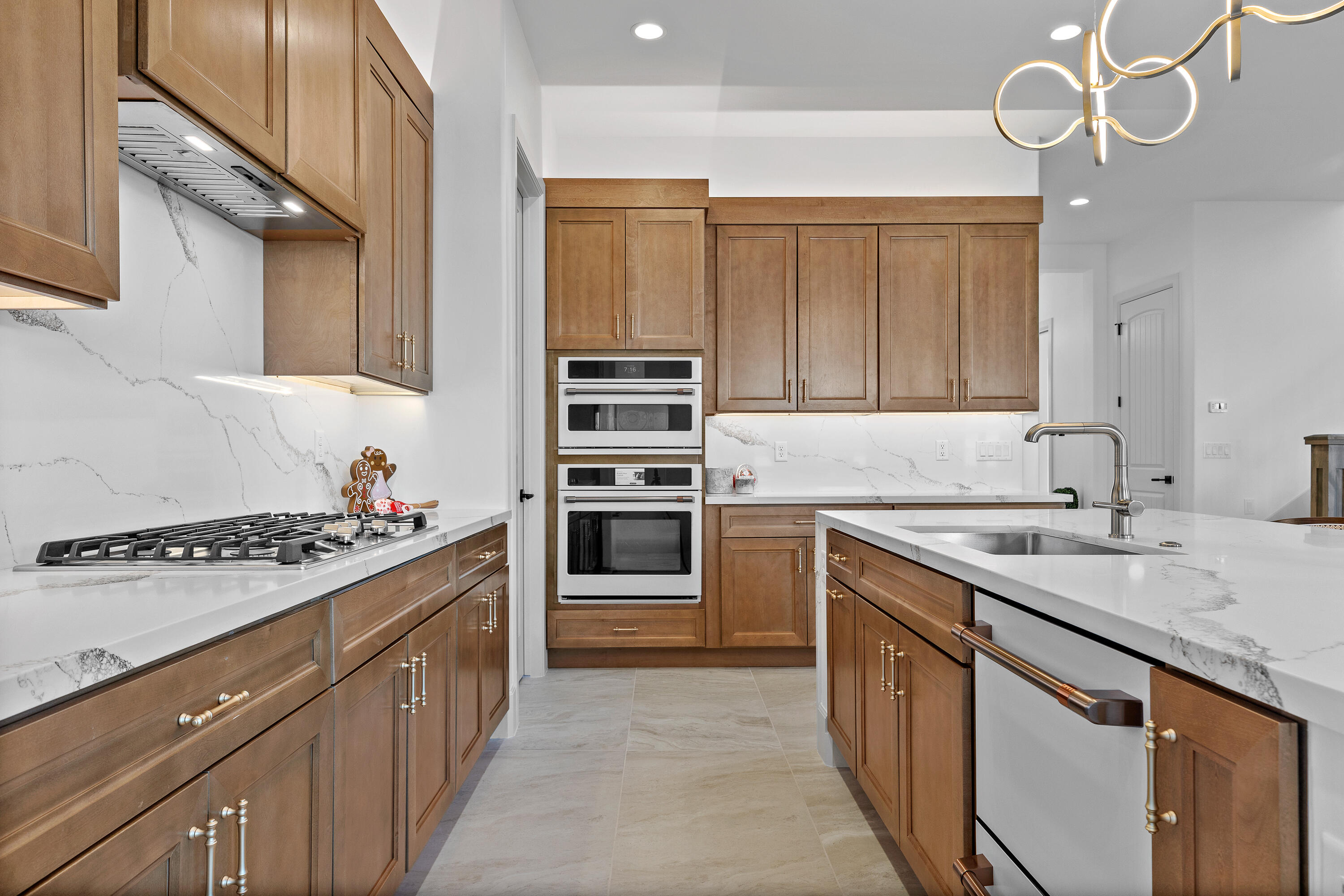 FALCON RIDGE - Residential