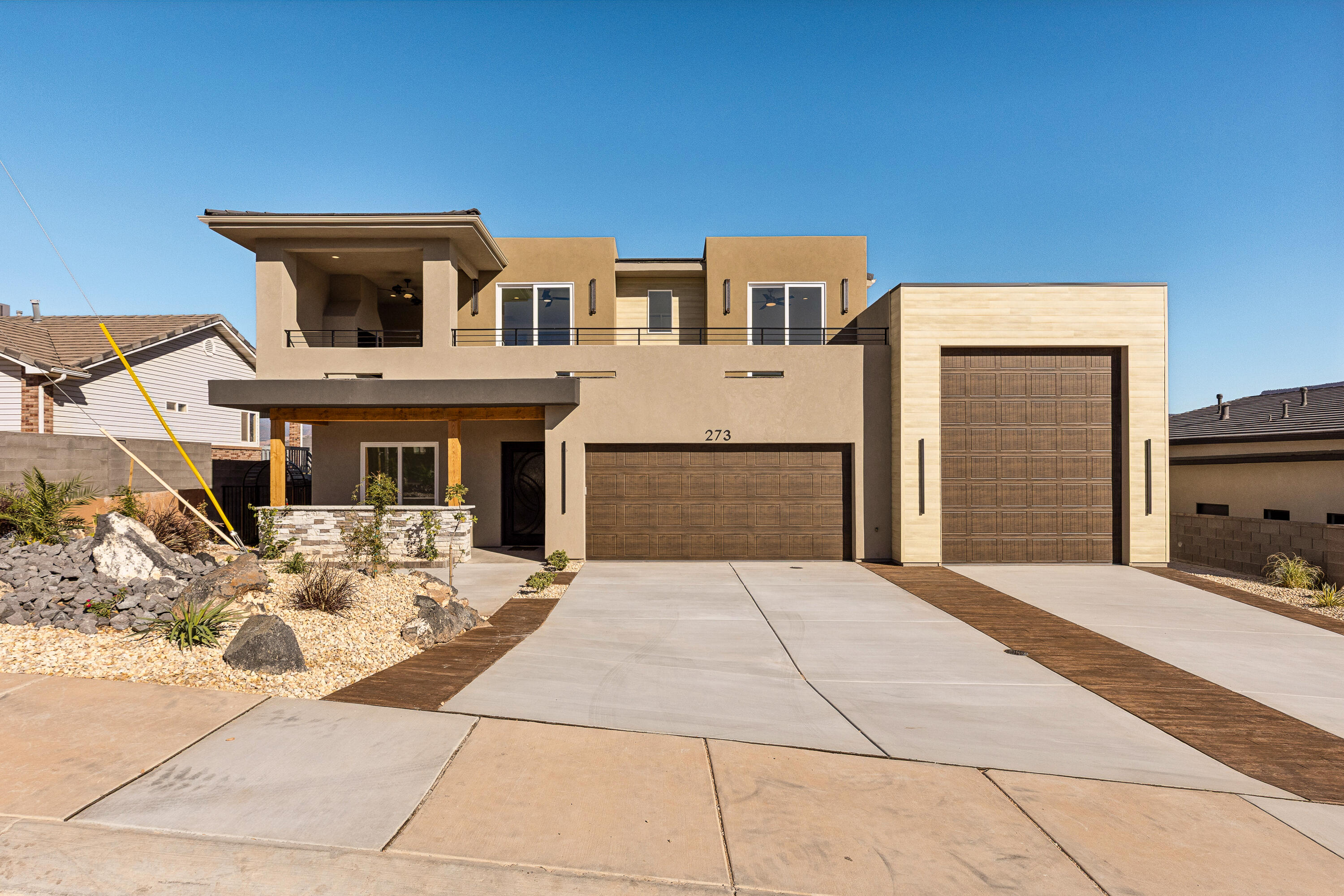 FALCON RIDGE - Residential