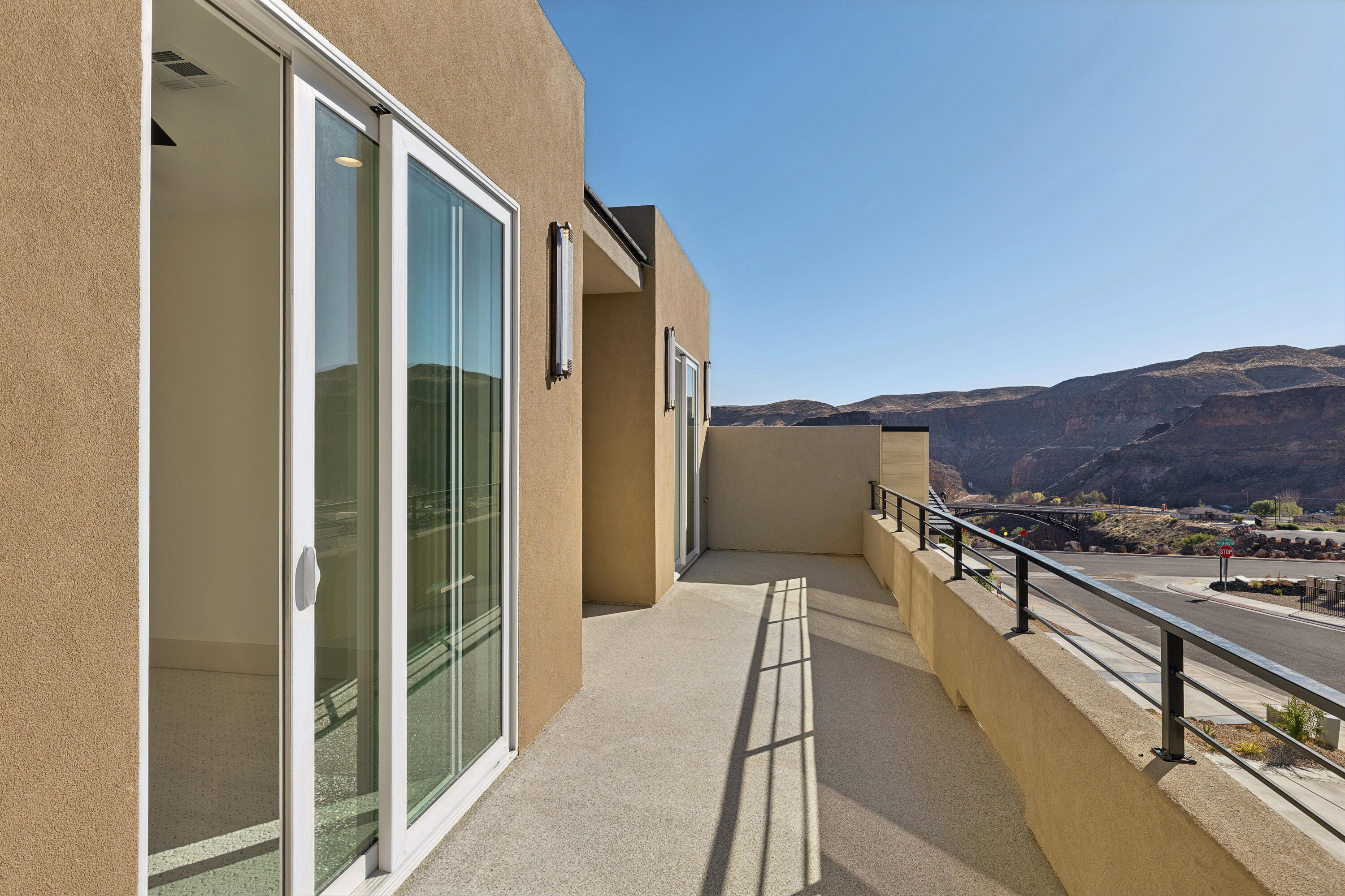 FALCON RIDGE - Residential