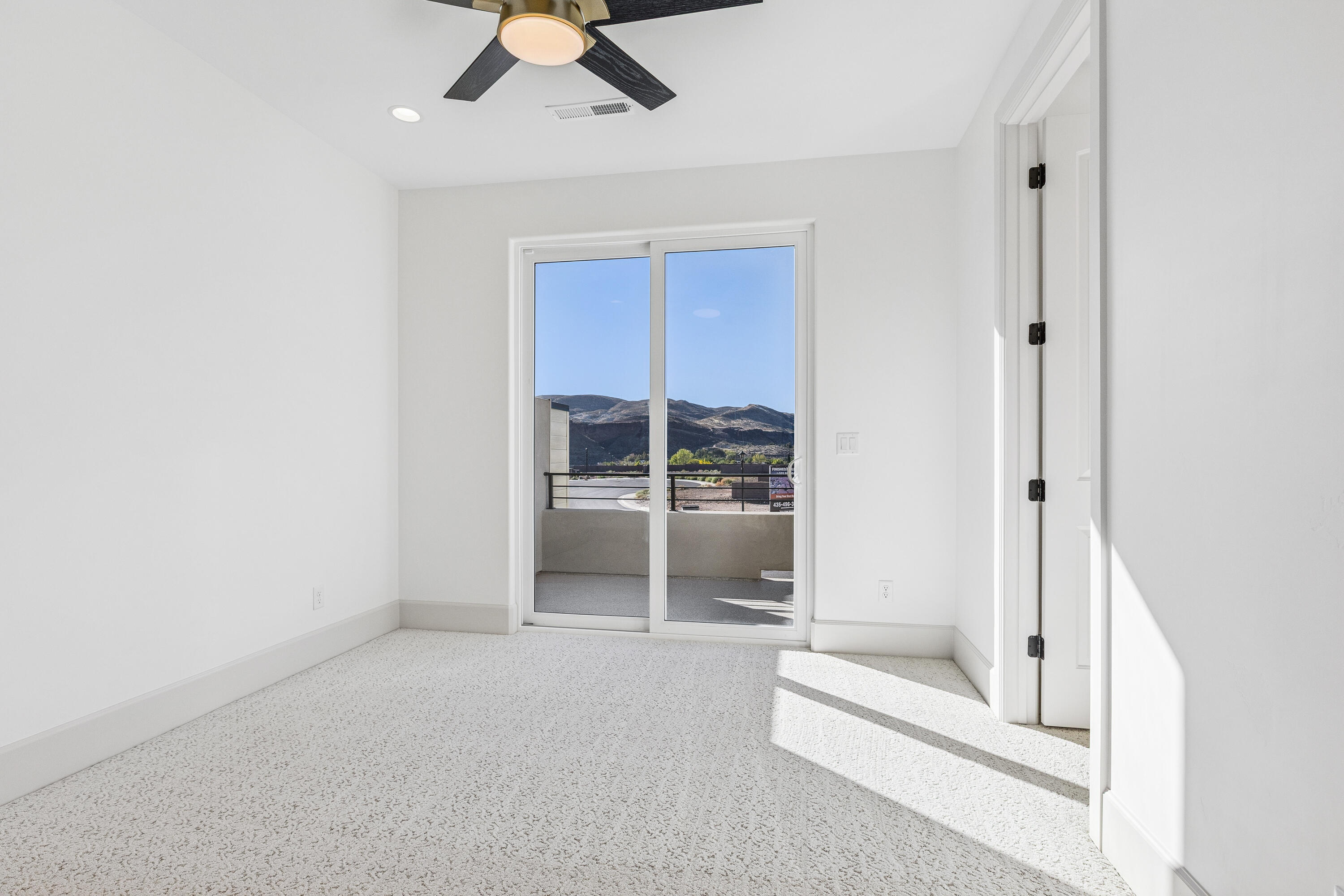 FALCON RIDGE - Residential