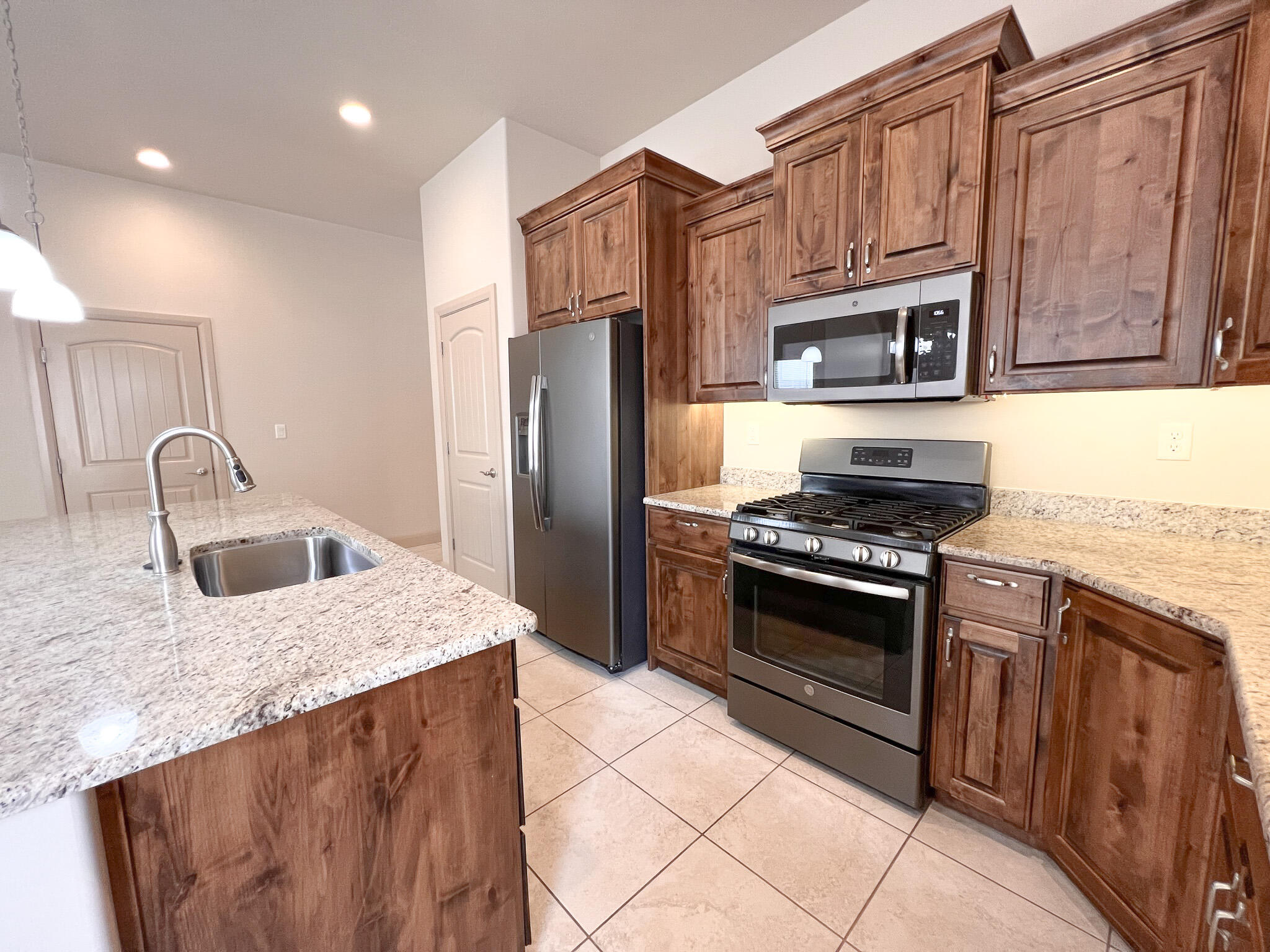 SKY RIDGE TOWNHOMES - Residential