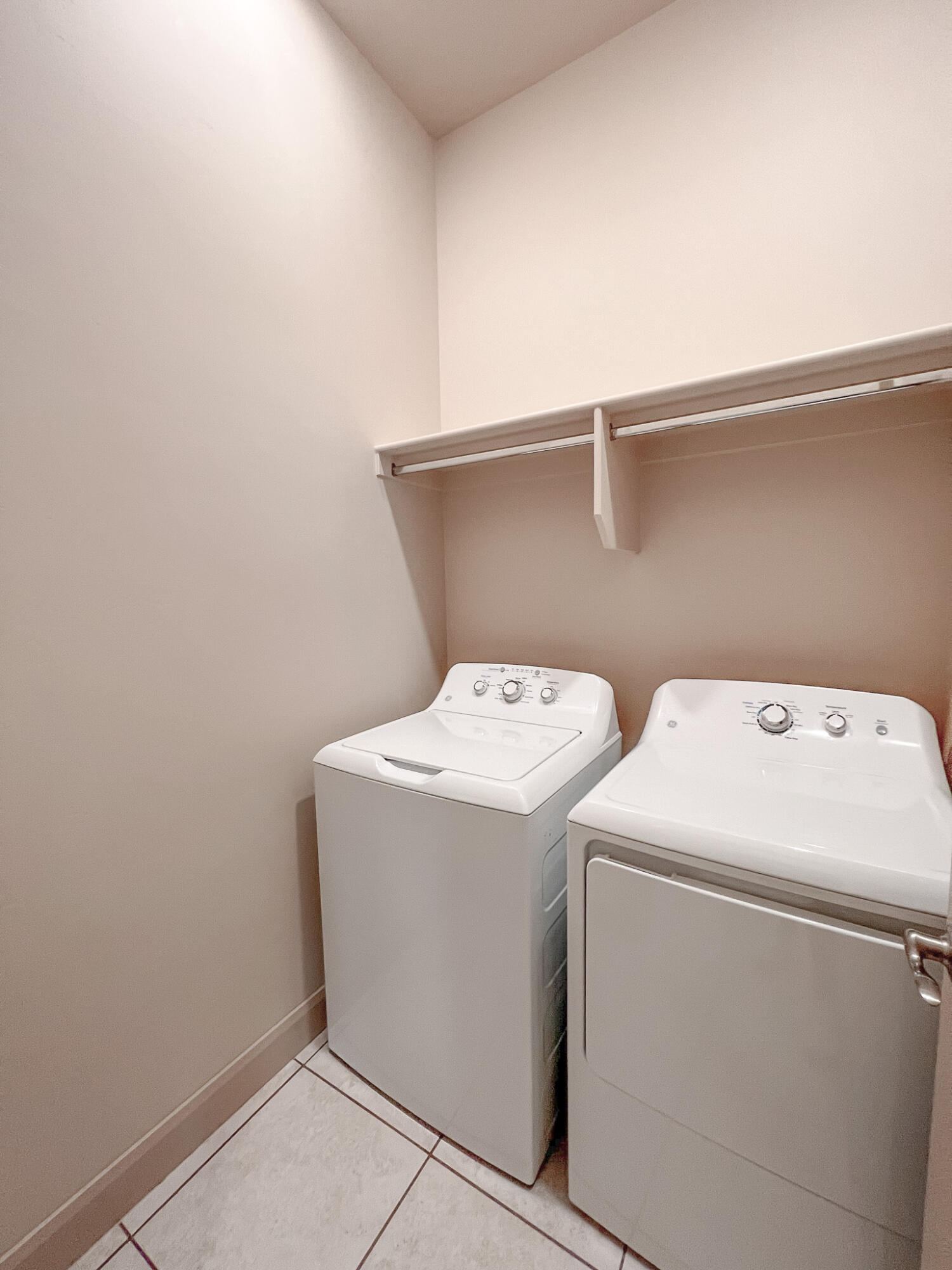 SKY RIDGE TOWNHOMES - Residential