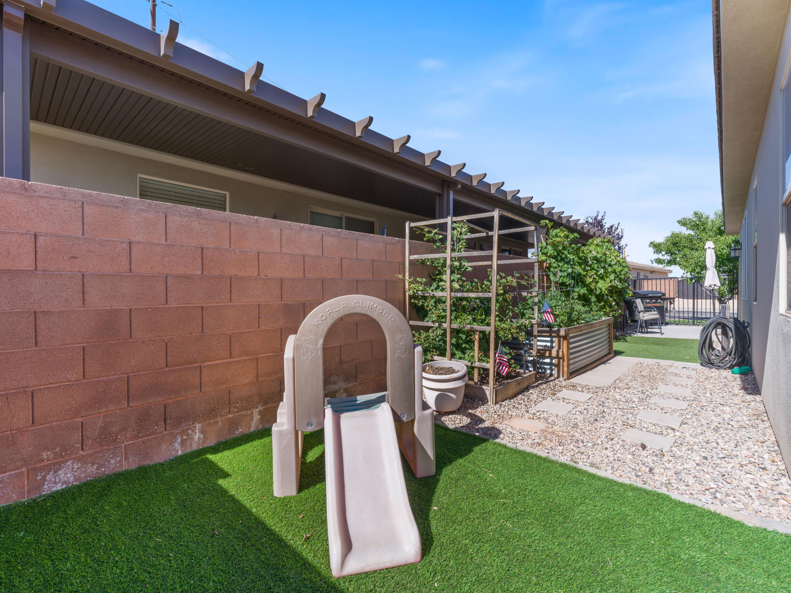 ZIONS GATE ESTATES - Residential
