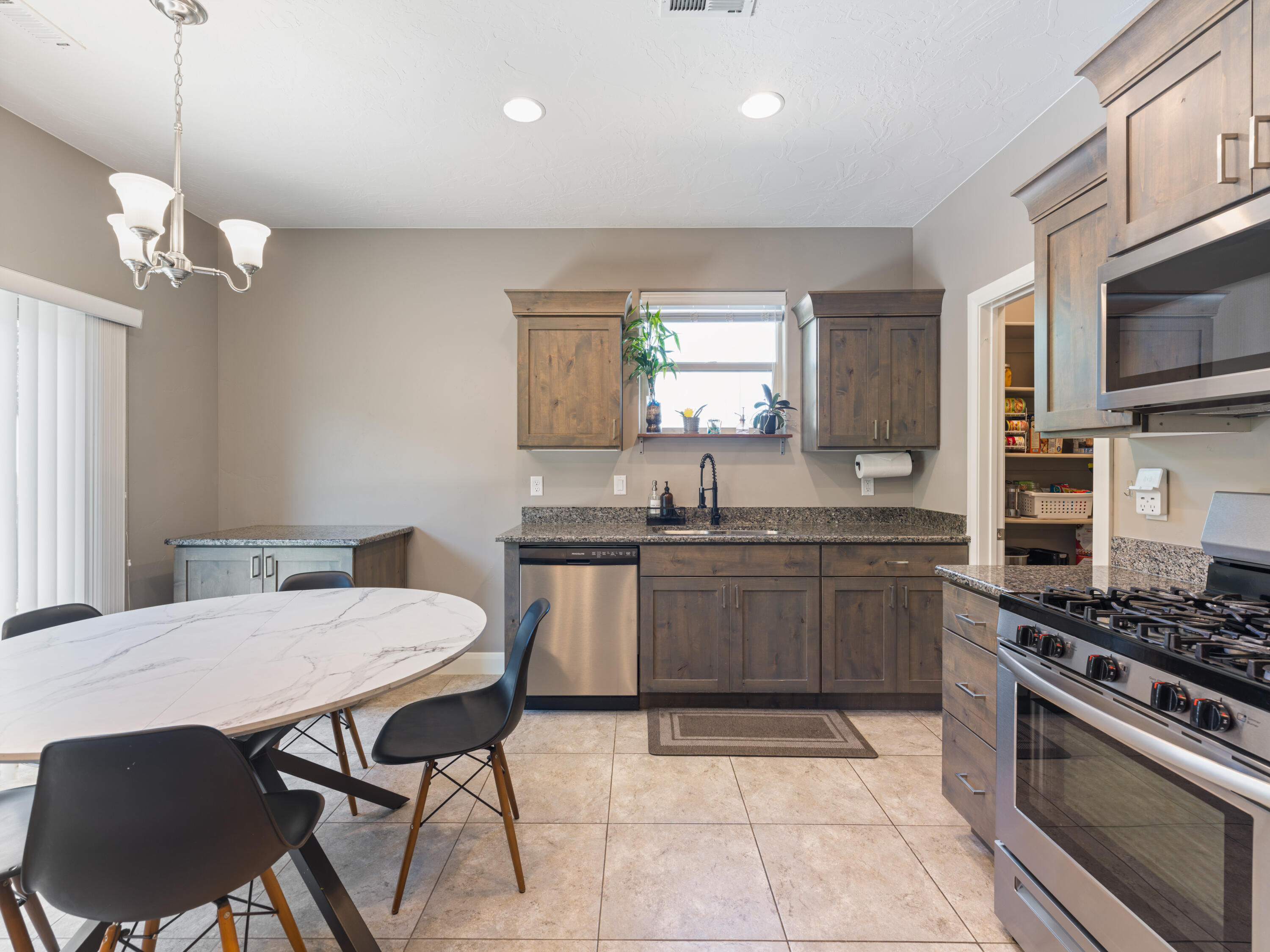 ZIONS GATE ESTATES - Residential