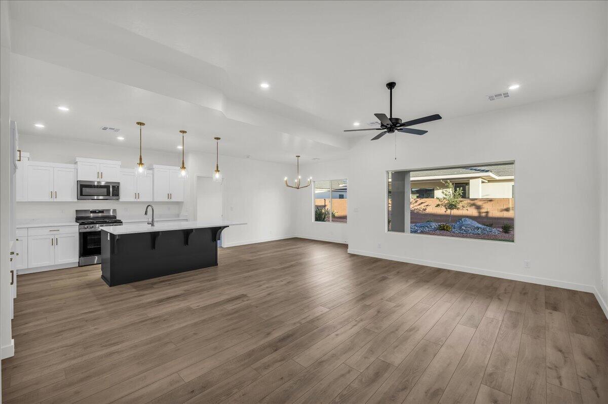 SEDERO AT DESERT SANDS - Residential